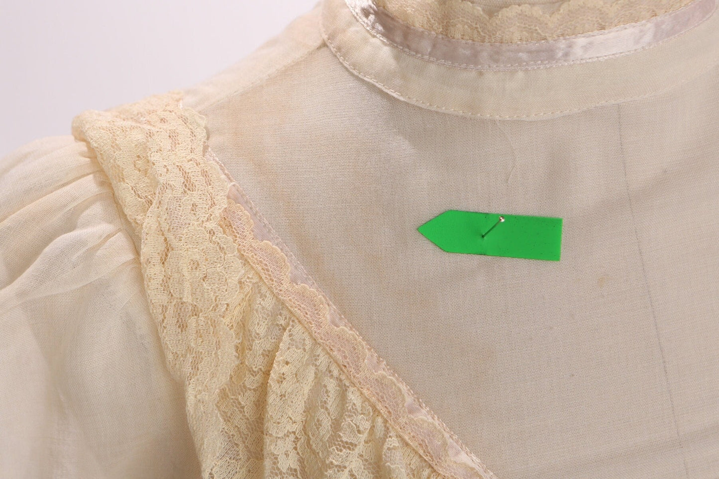 Vintage 70s Dress / Wedding Style / Beige / Long Sleeve / Western / Waist Belt / Prairie / Gunne Sax Style