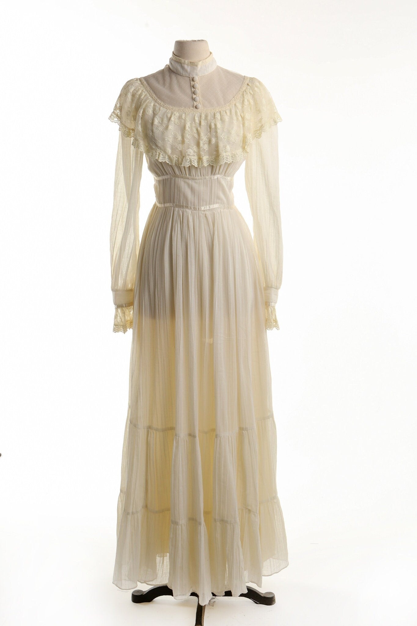 Vintage Prairie Dress / Gunne Sax Style / Lace / Beige / Long Sleeve / Waist Belt / 1970s