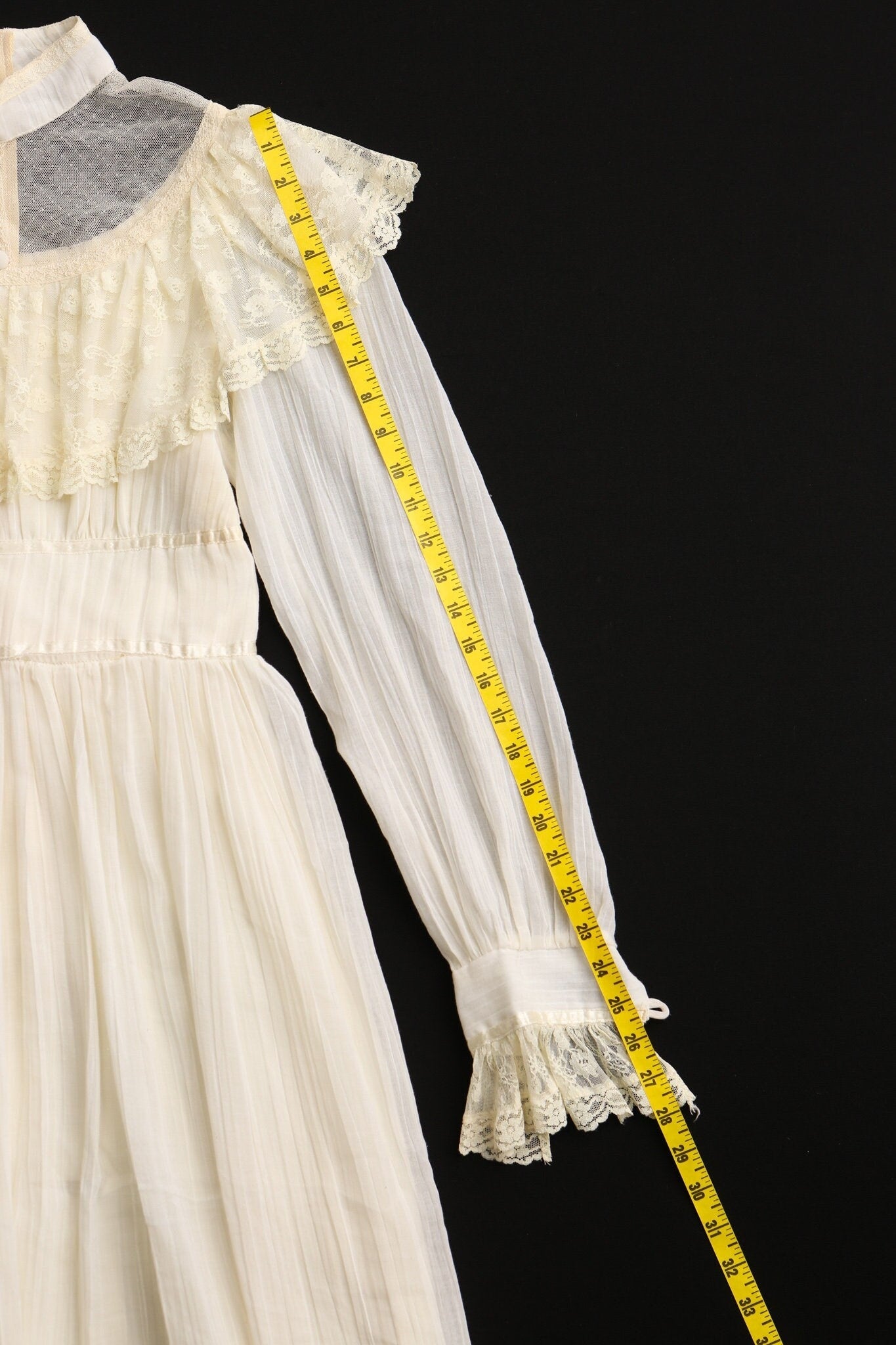 Vintage Prairie Dress / Gunne Sax Style / Lace / Beige / Long Sleeve / Waist Belt / 1970s