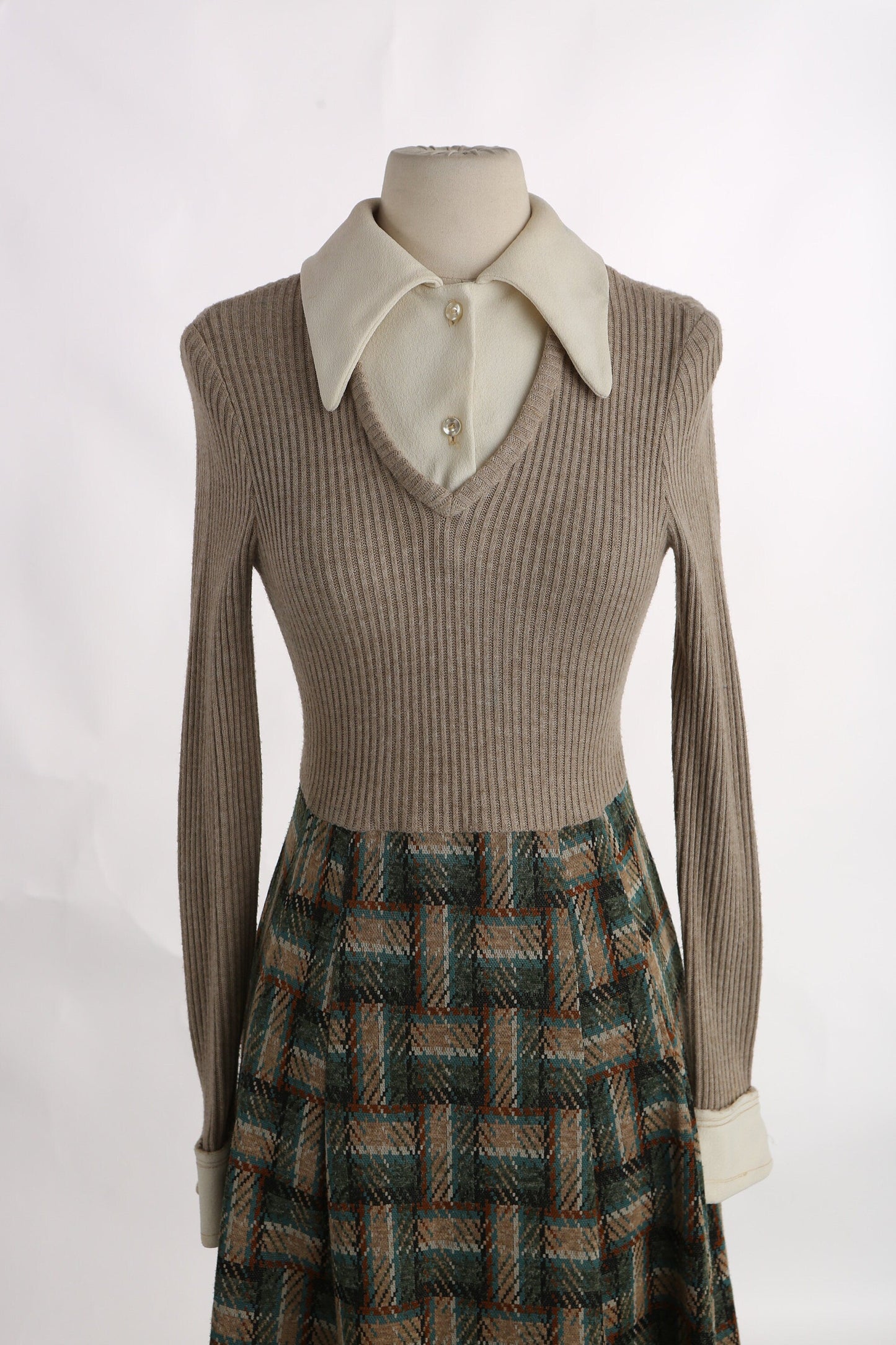 1970s Dress / Long Sleeve / Plaid Skirt / Collared