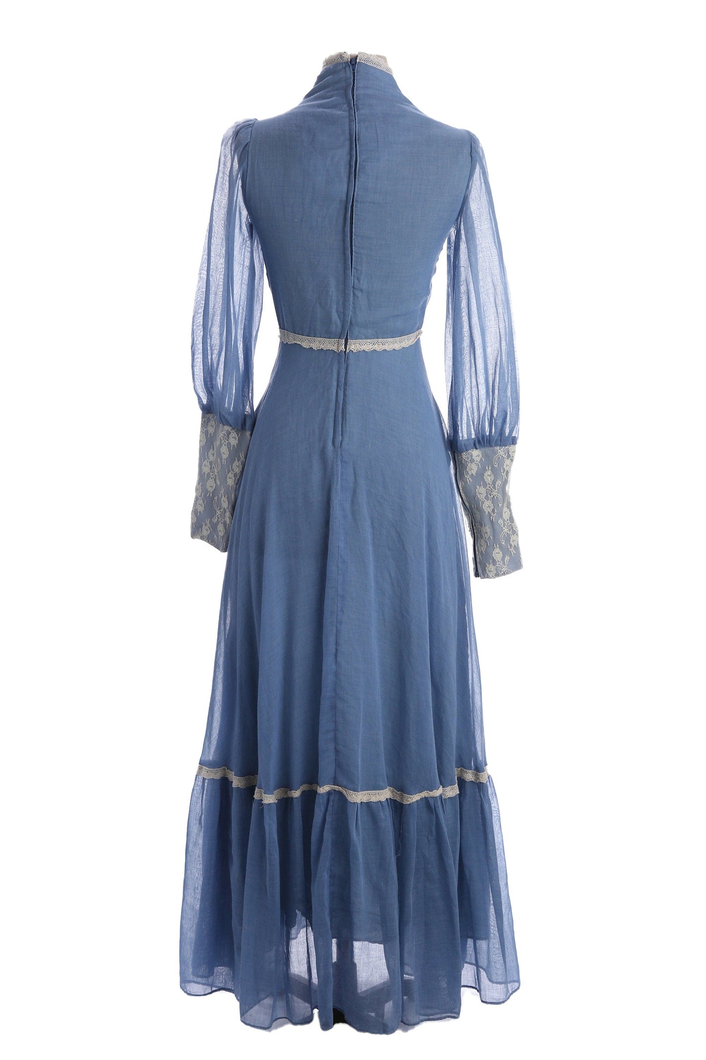 Vintage Gunne Sax Dress / Long Sleeve / 1970s / Victorian Style / Lace / Chest Closure / V Neck