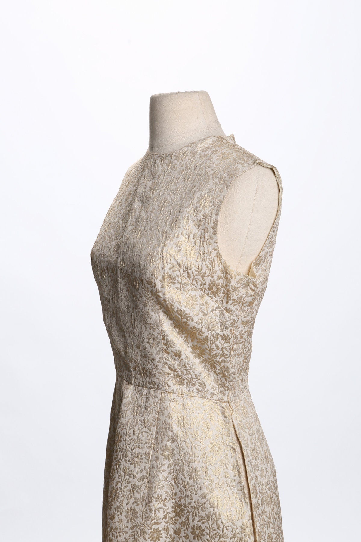 1950s Evening Dress / Sleeveless / Silver Metallic Fabric