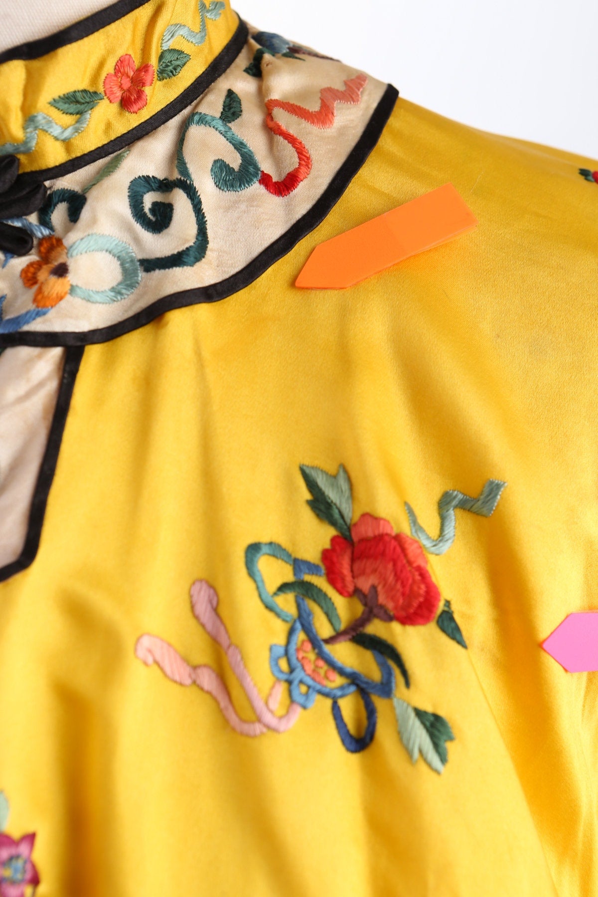 Vintage Women Cheongsam Yellow Embroidered Blouse