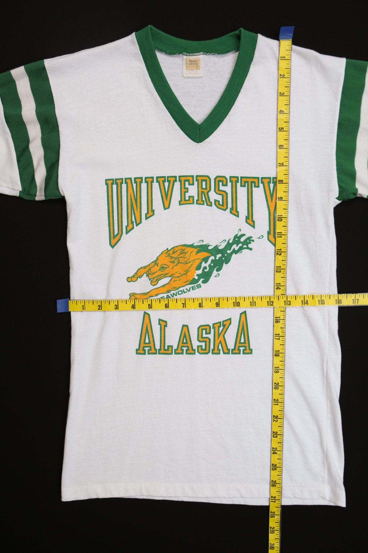 Vintage University Of Alaska Seawolves White Graphic T-shirt