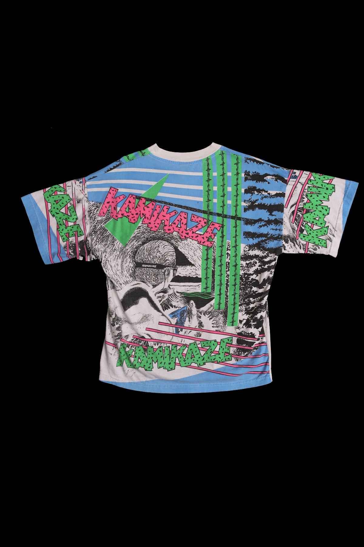 Vintage Surfing Graphic T-shirt- Big Wave