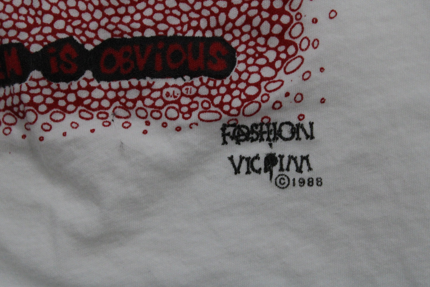 Vintage graphic t-shirt made in usa fashion victim 1988 white red human body body print body head rare 80s - 90s