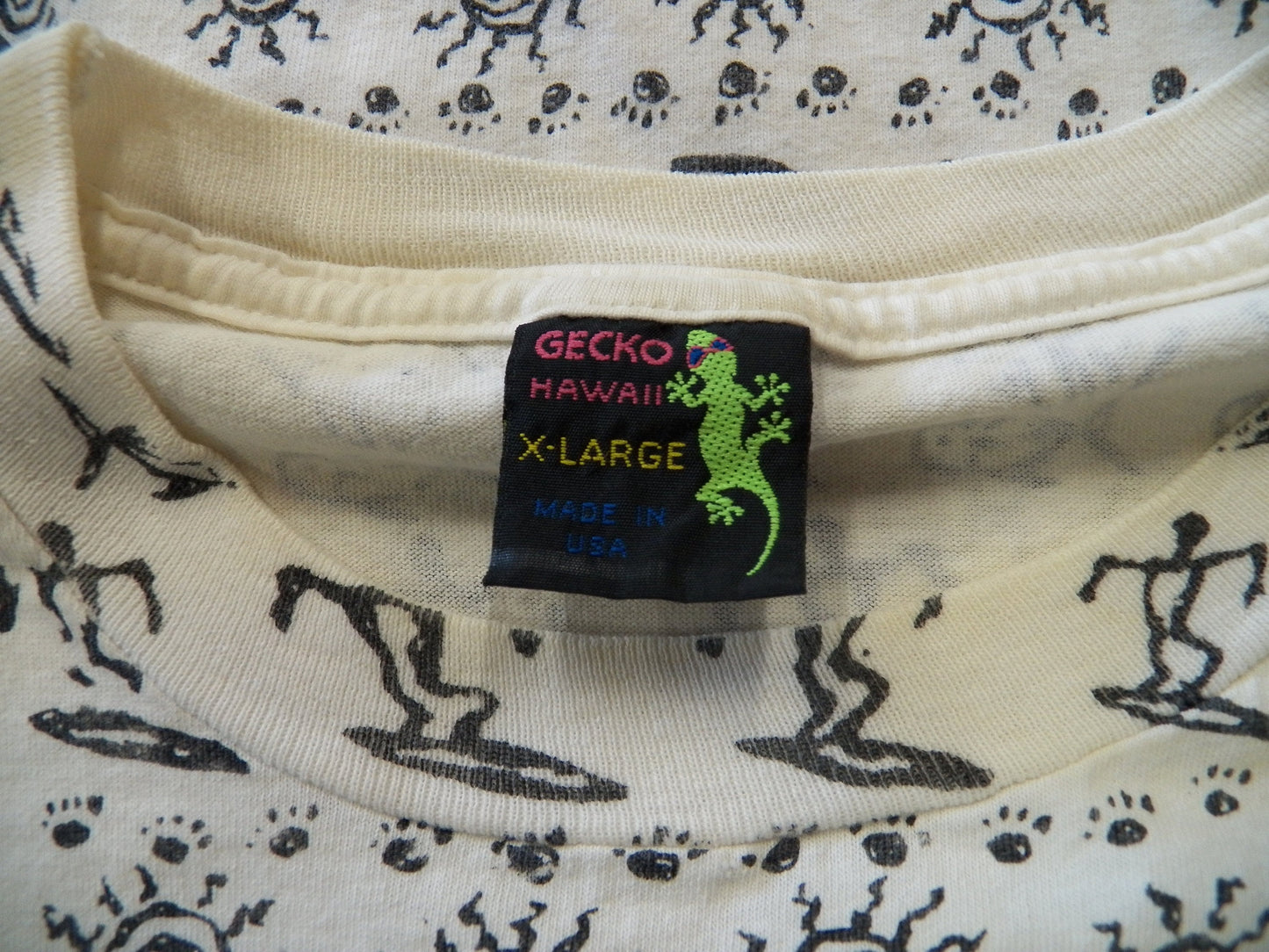 Vintage block print t-shirt cotton gecko surfing graphics