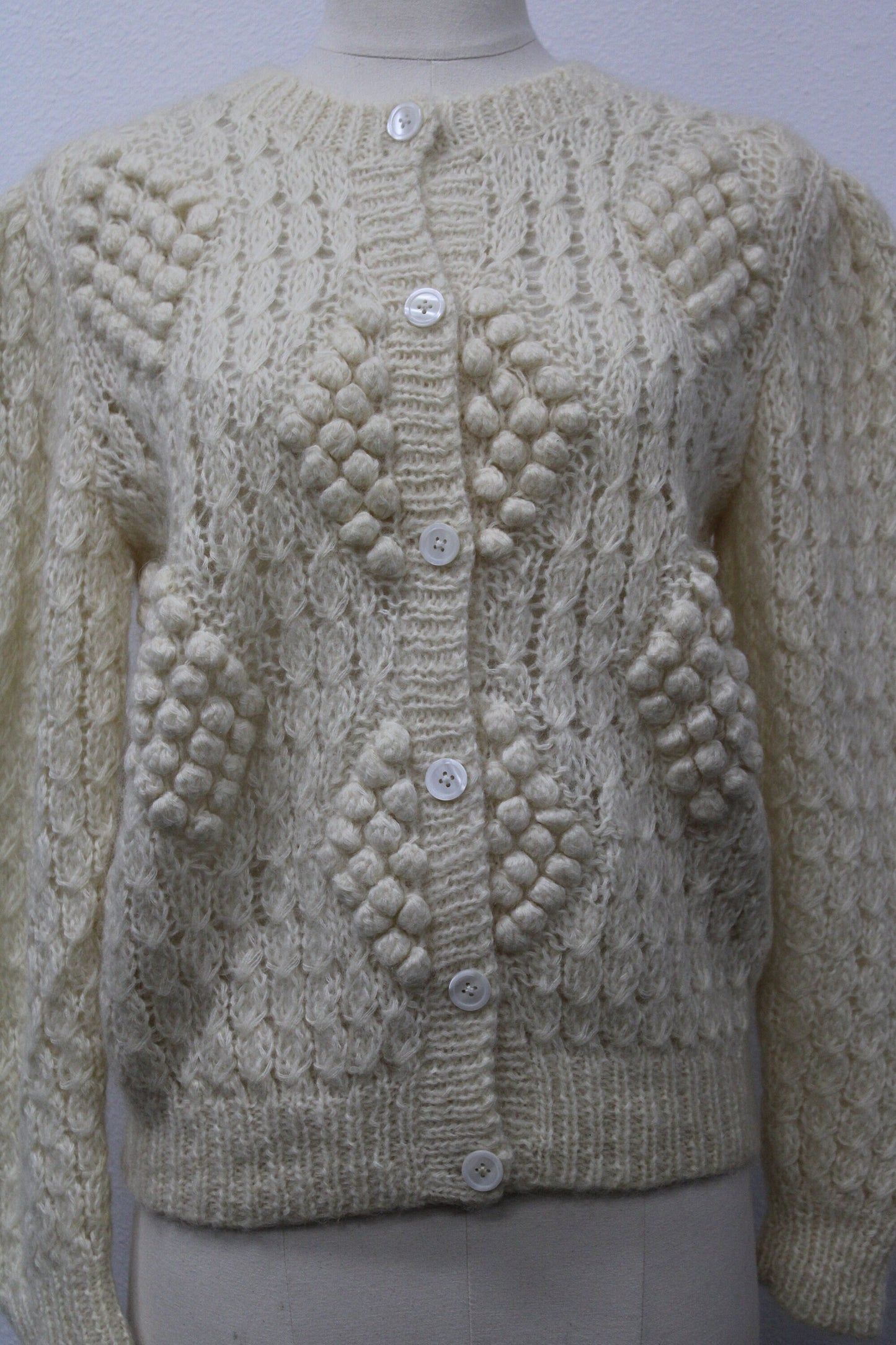 Women vintage knit sweater beige button up grandma winter 80's