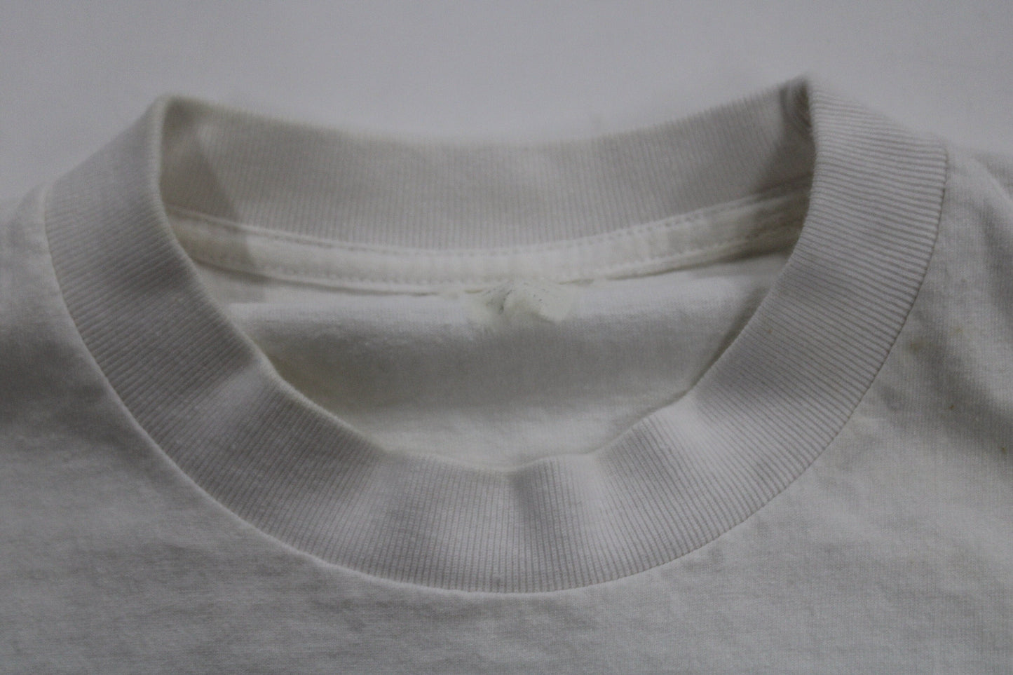 White vintage t-shirt graphic music brother beyond