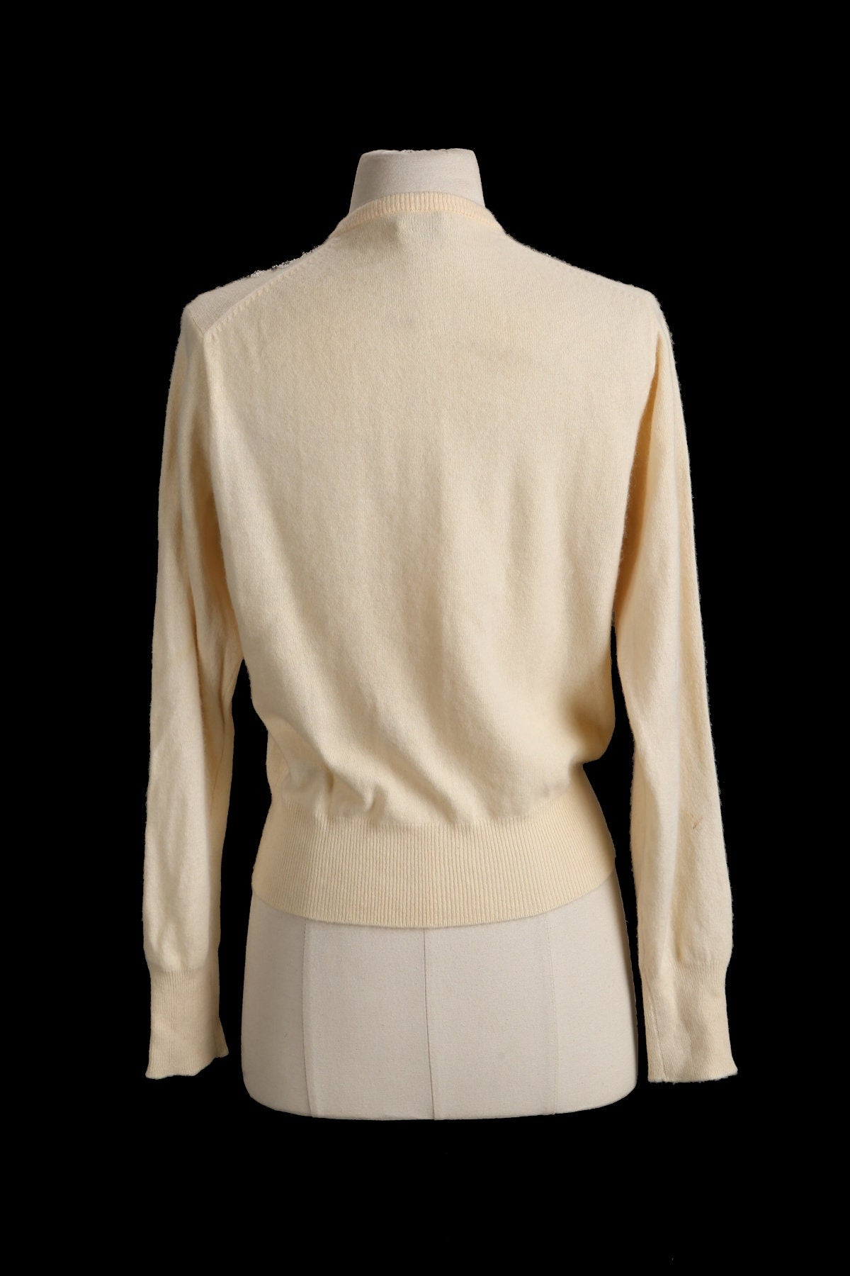 Vintage Women Beaded Beige Sweater - Era 1950s - 1960s - by Ladies Pride