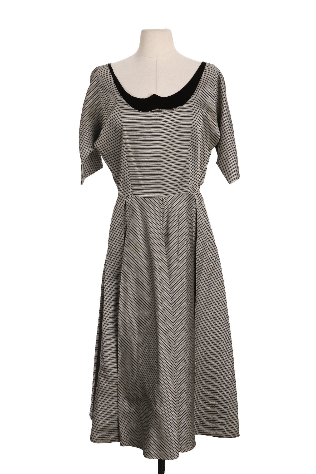1950s Women Casual Dress - Gray with striped Fabric Pattern