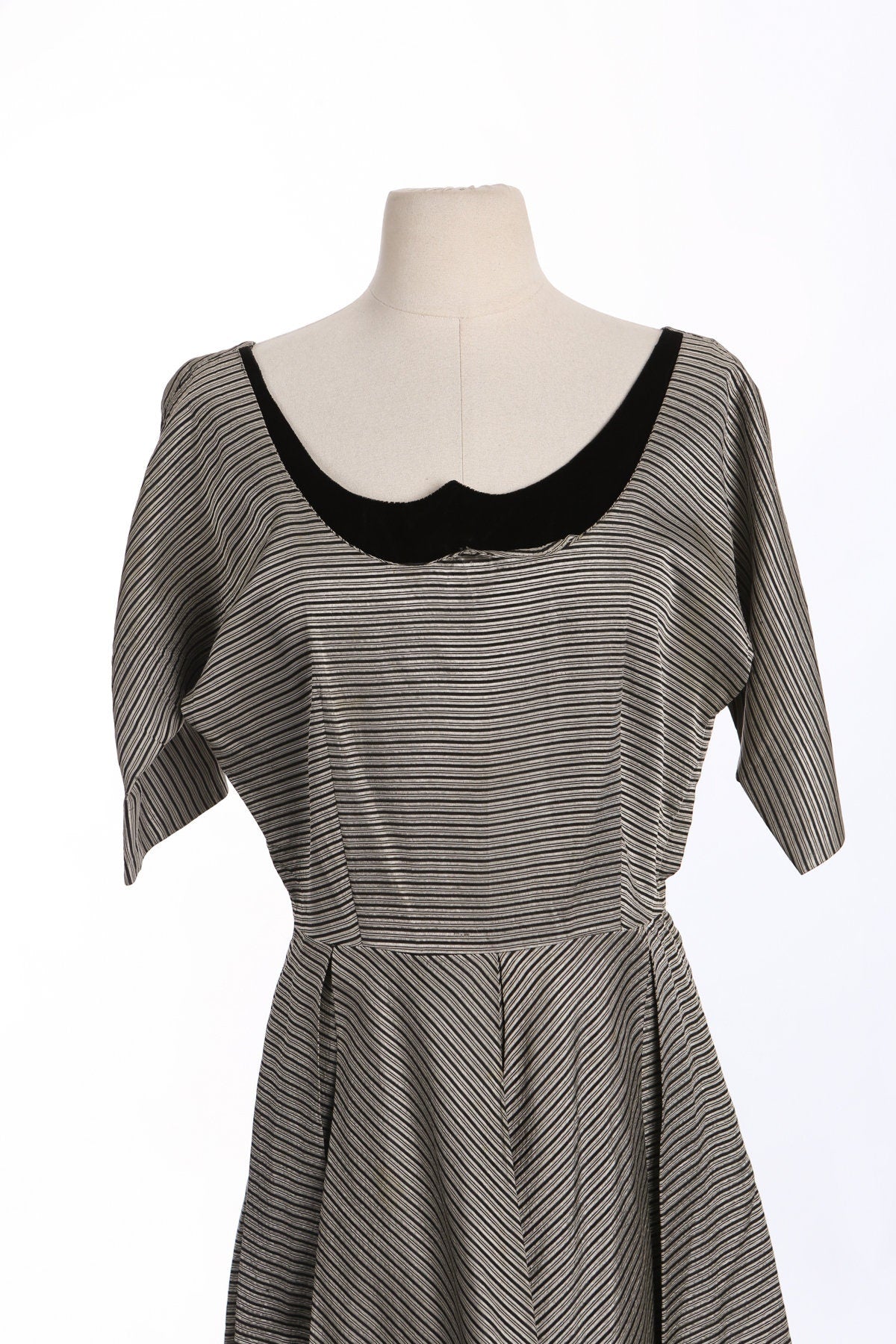 1950s Women Casual Dress - Gray with striped Fabric Pattern