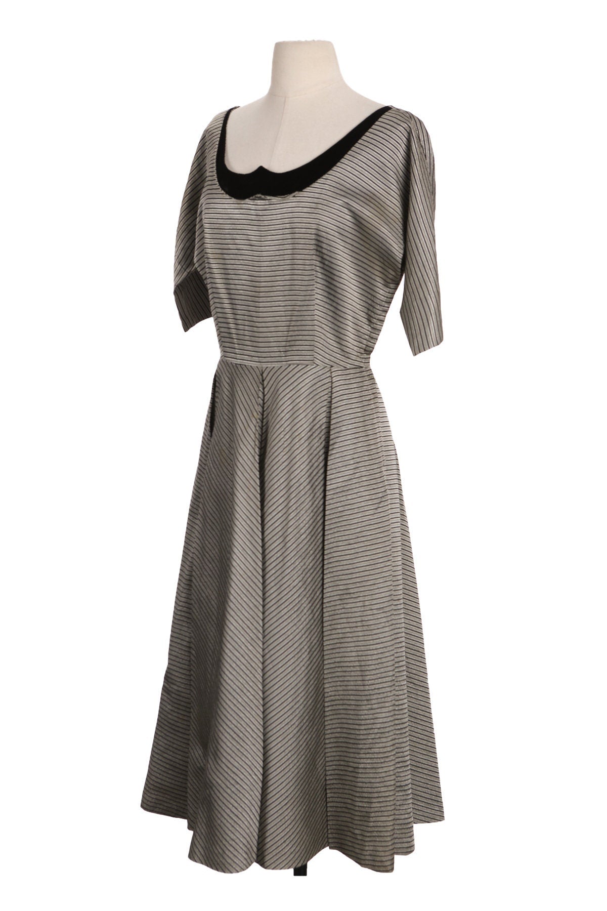 1950s Women Casual Dress - Gray with striped Fabric Pattern