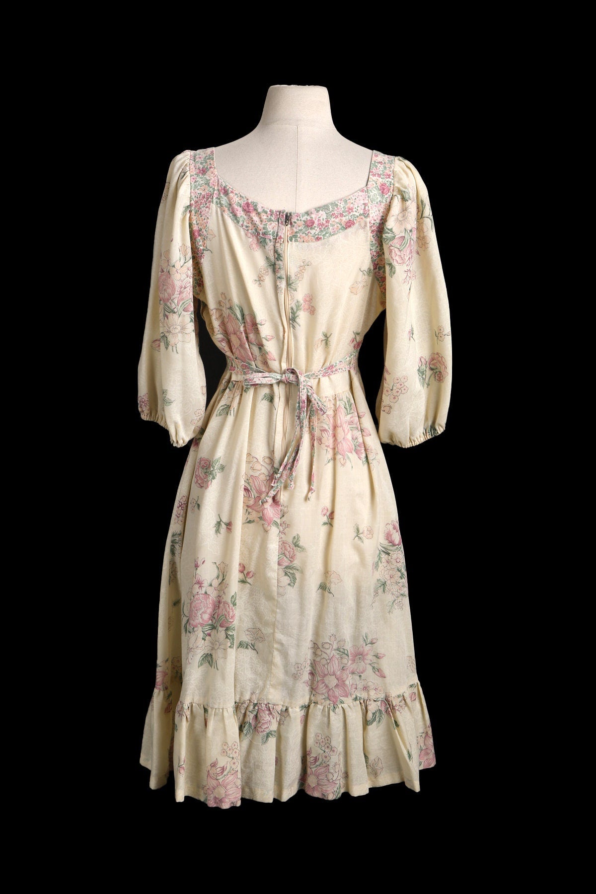 Vintage Floral Print Prairie Dress - Long Sleeve - Waist Belt - Era 1970s - 1980s