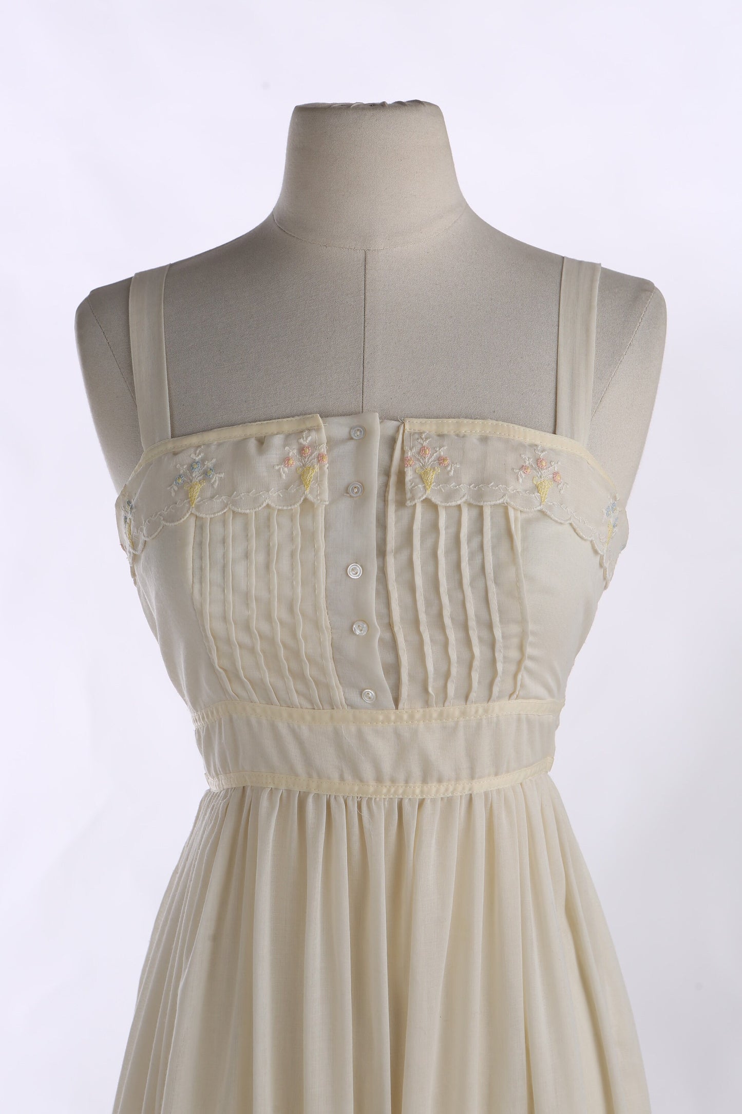 1970's Women Biege Strap Summer Dress - This item's Tag Label Might not be Accurate.