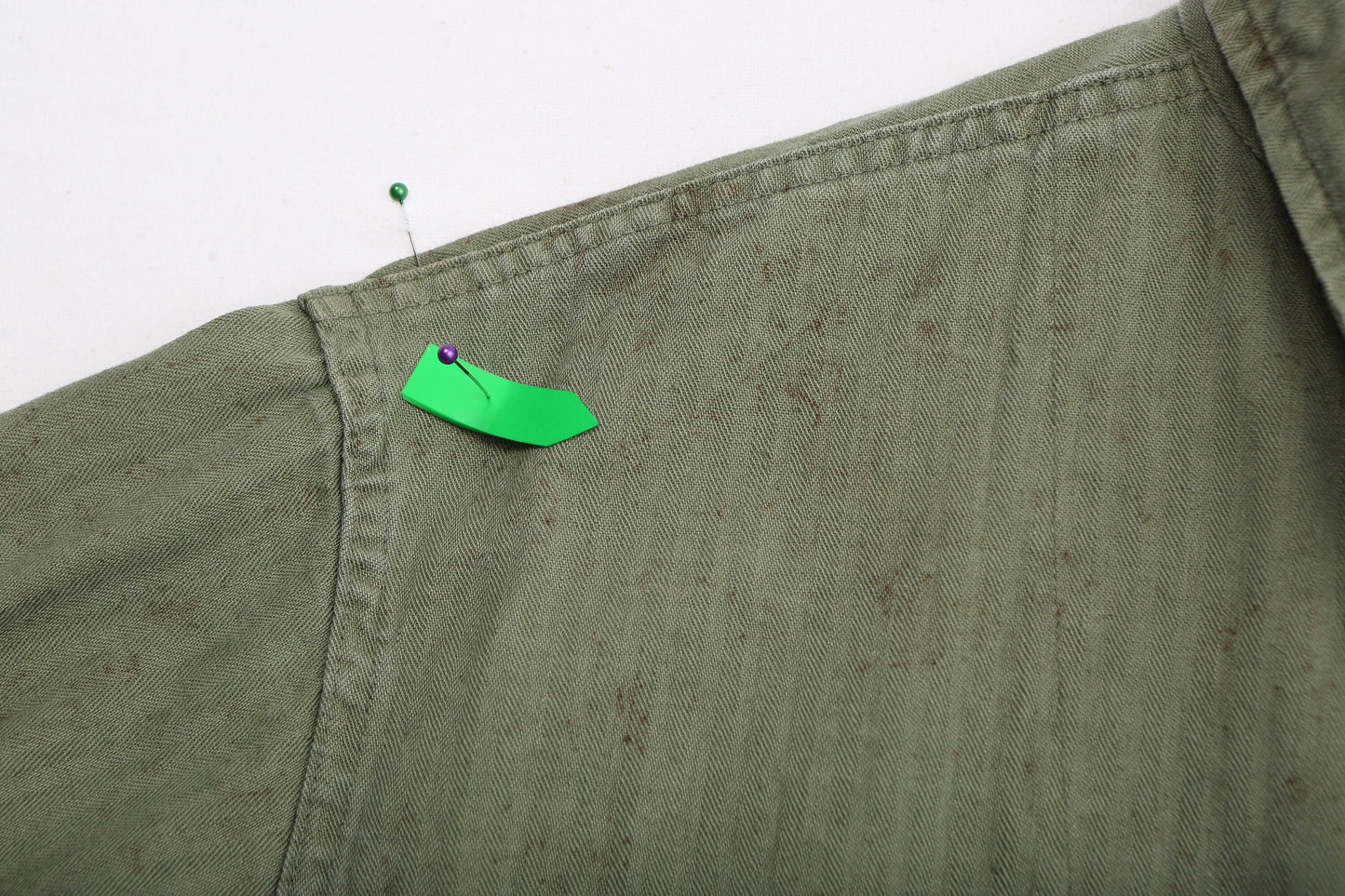 Vintage Military Green Shirt with Steel Star Buttons / Era 1940s - 1950s