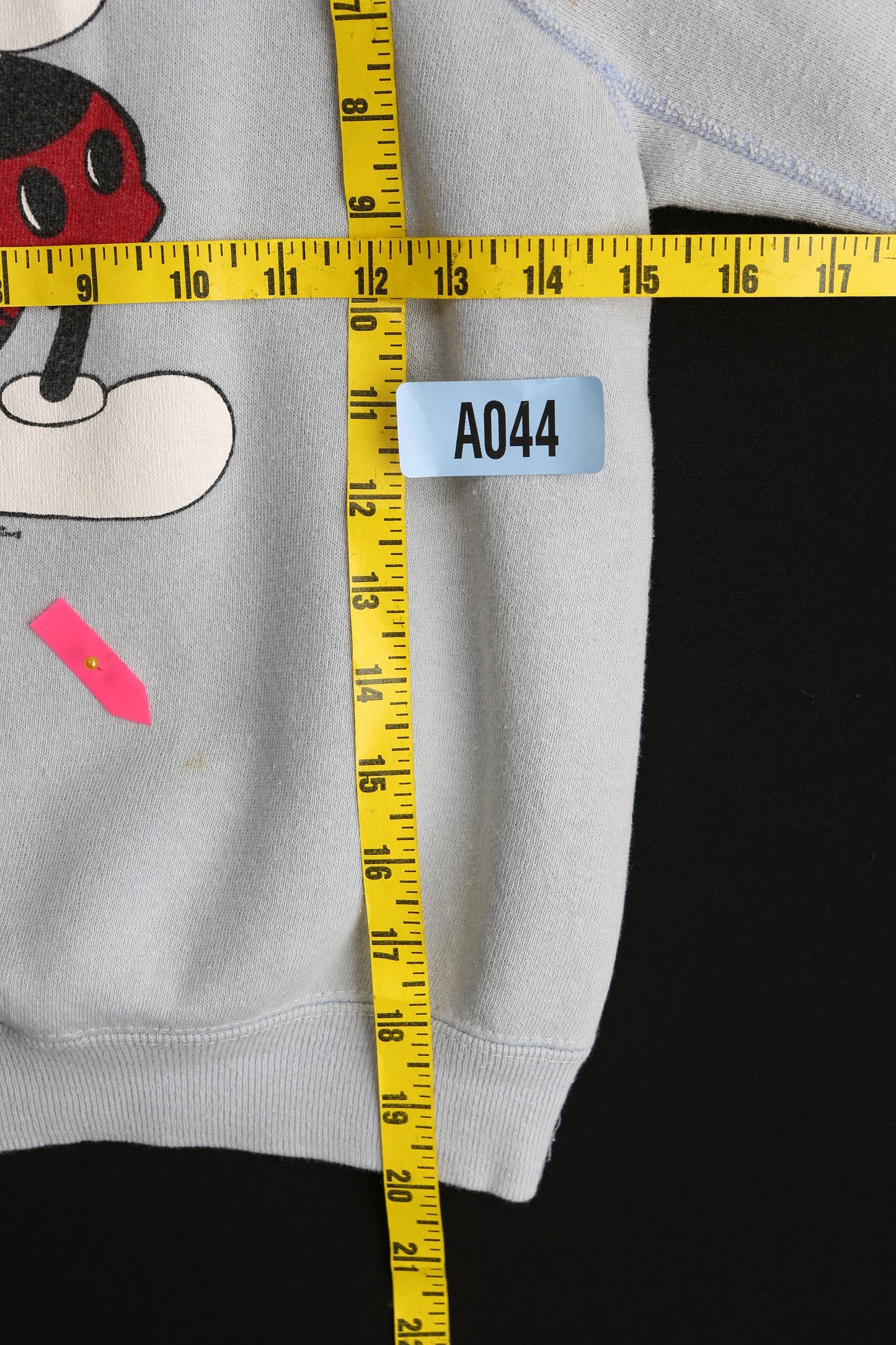 Vintage Mickey Mouse Graphic Sweatshirt - Era 1970's to 1980's