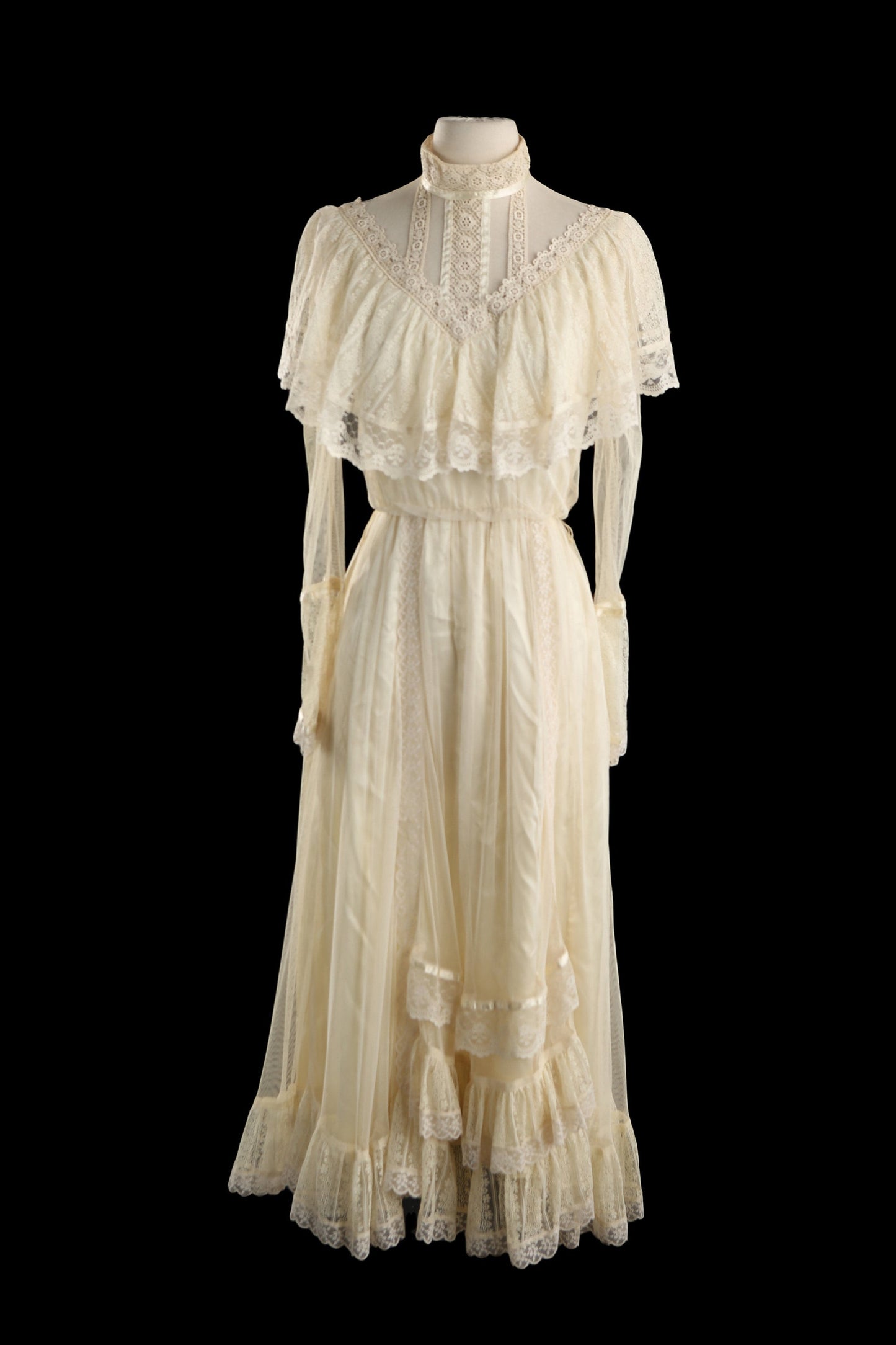 Vintage Women's Beige Prairie Dress / Era 1960's - 1970's