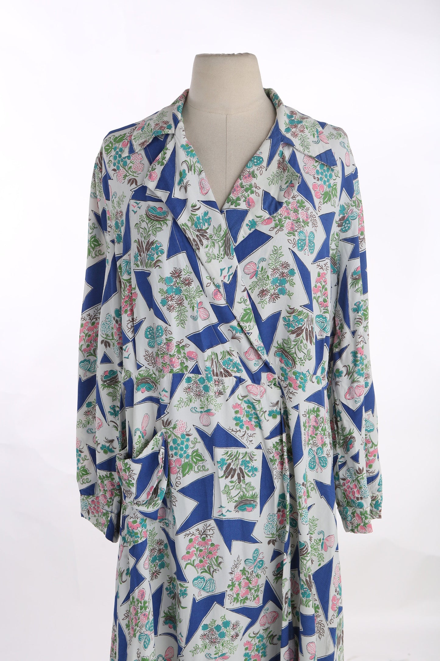 1940s Women Blue Rayon Dress with Floral Print Details