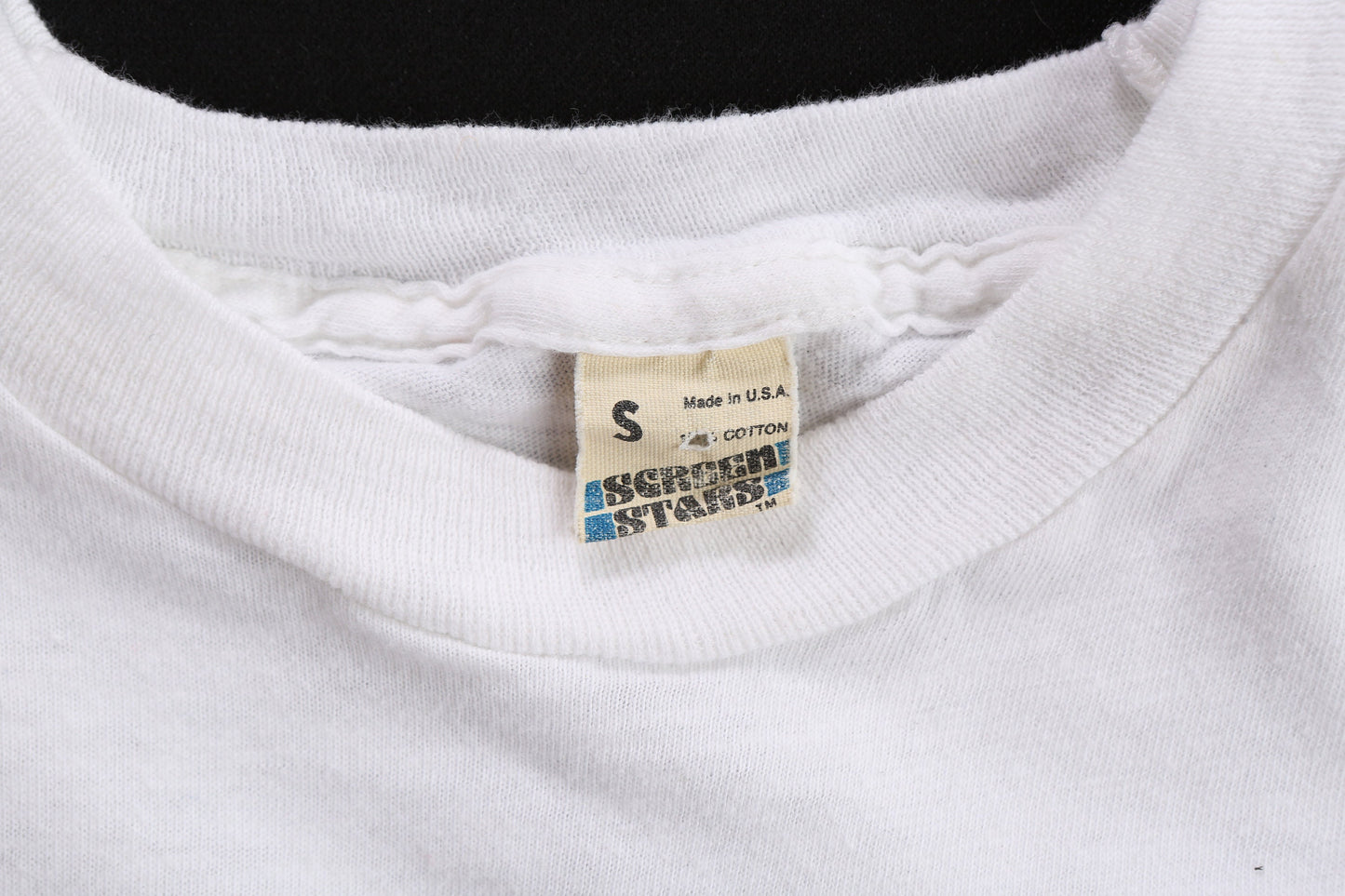 Vintage Patriots White Graphic T-shirt / The Fish is Squished Berry the Bears