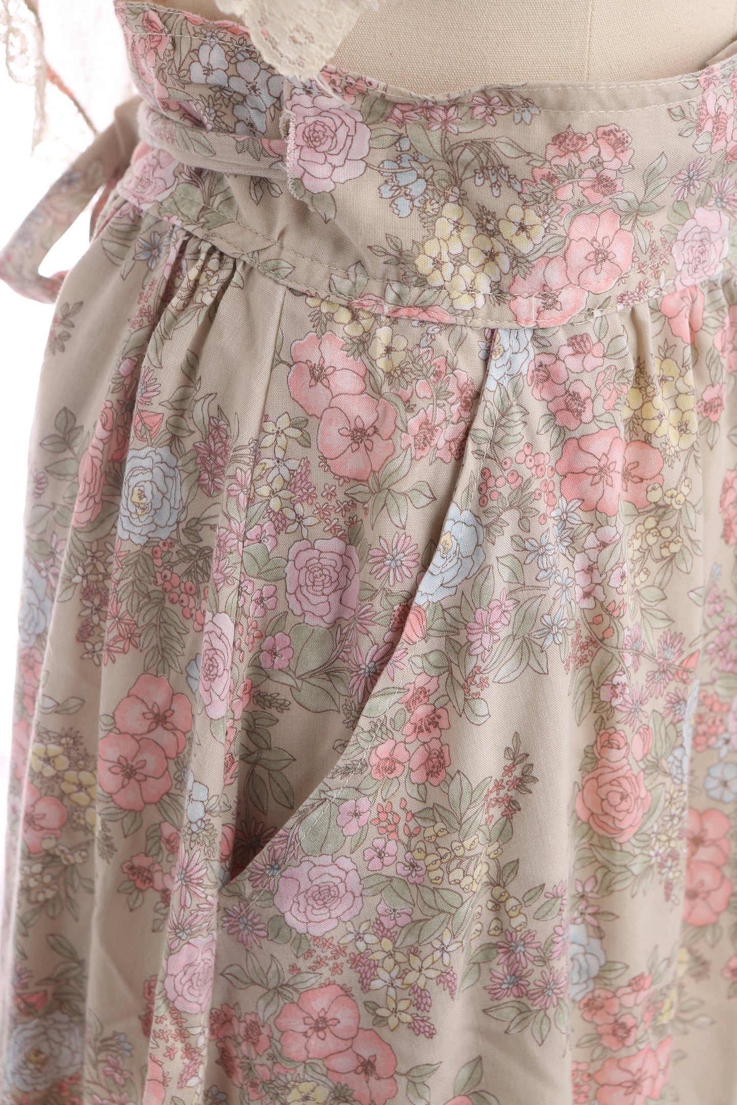 Vintage Women's Flora Print Set / Top and Skirt / Made in USA / Estimated era 70s - 80s