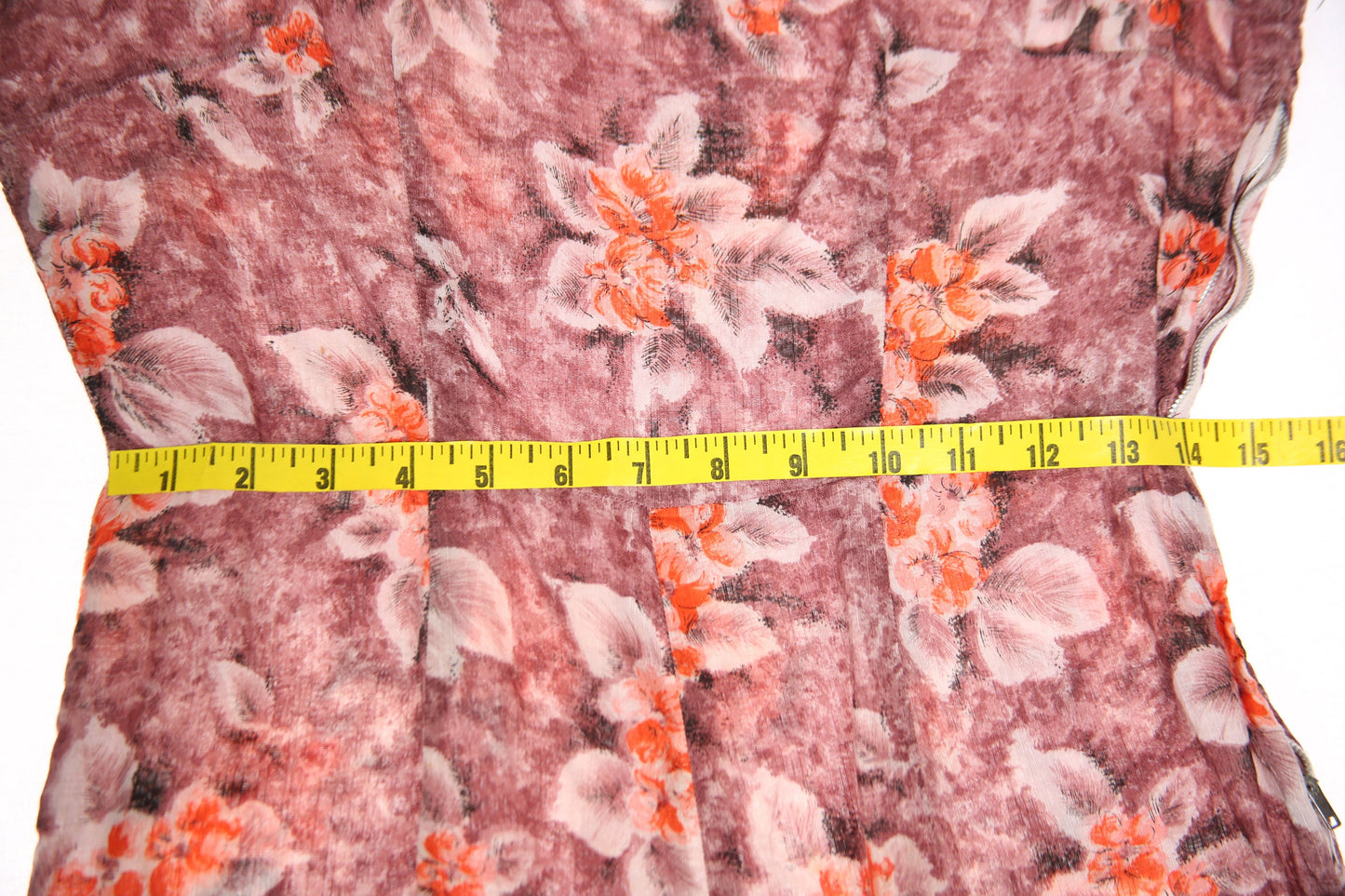 Vintage Women's Brown Floral Print Hawaiian Dress - Estimated Era 1940's - 1950's