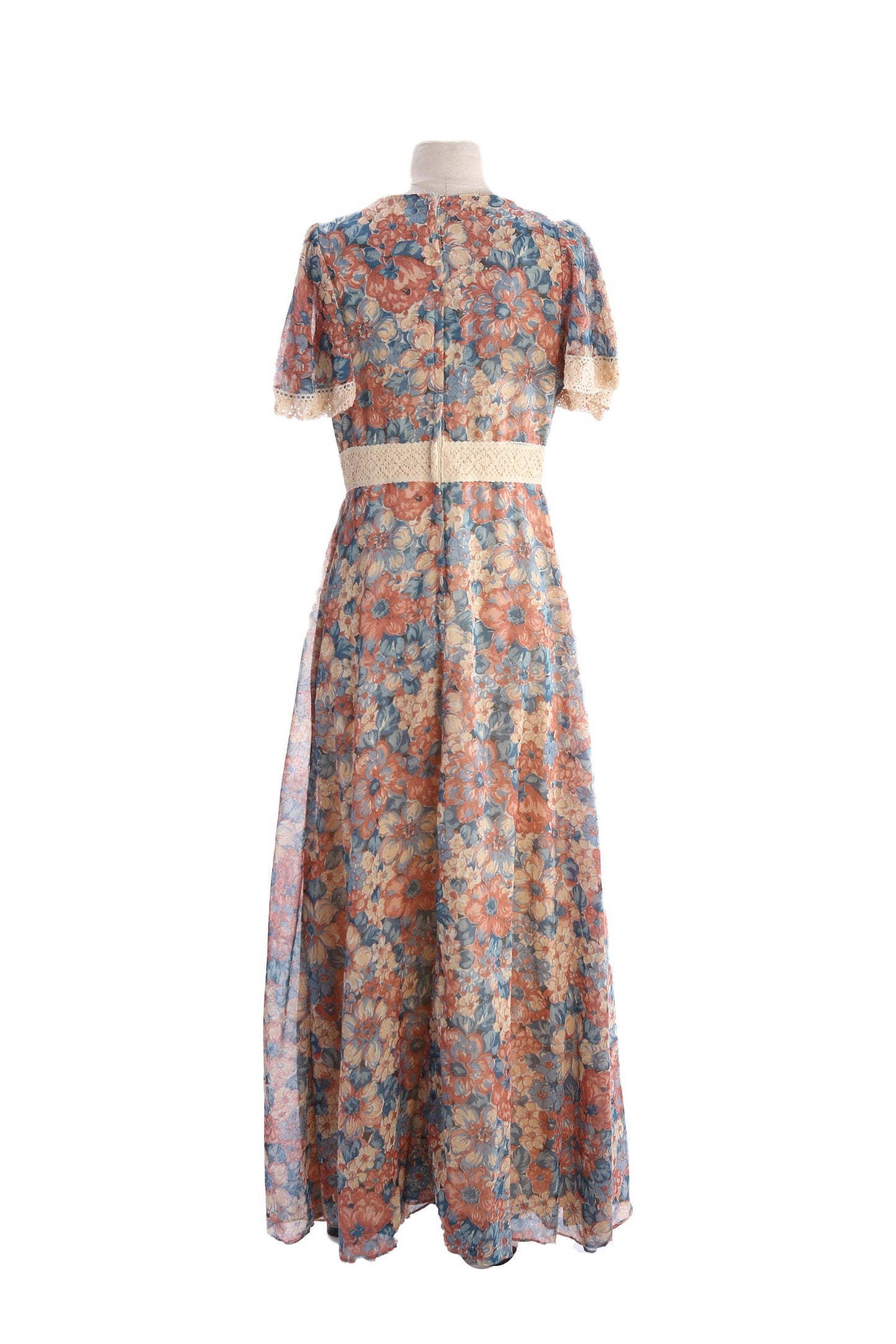 1970's Women Floral Print Long Summer Maxi Dress with Beige Crochet Seam and Wasit Sewing Design Details Short Sleeve