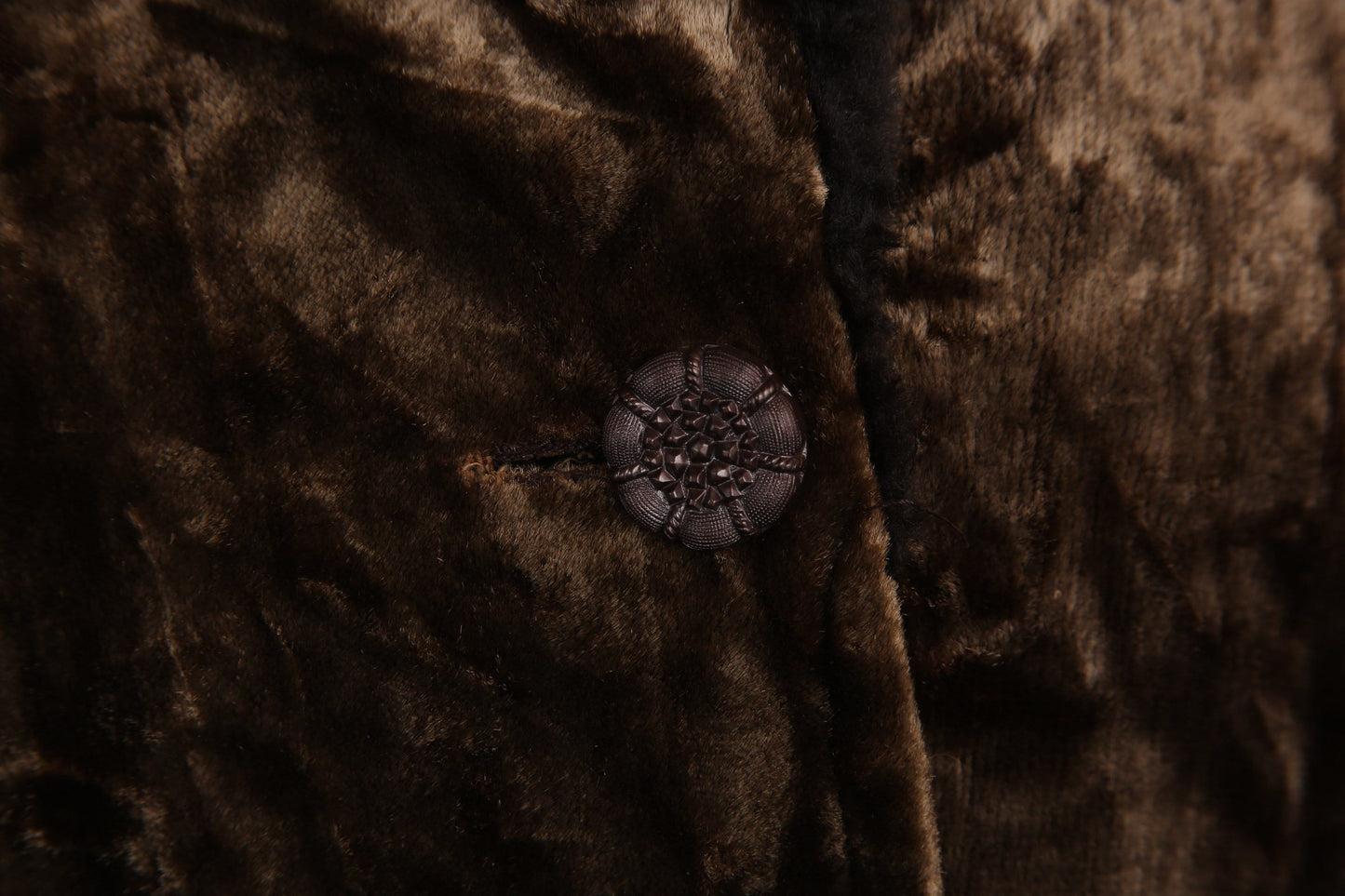 Vintage Women's Brown Winter Coat - Estimated Era 1960's - 1970's