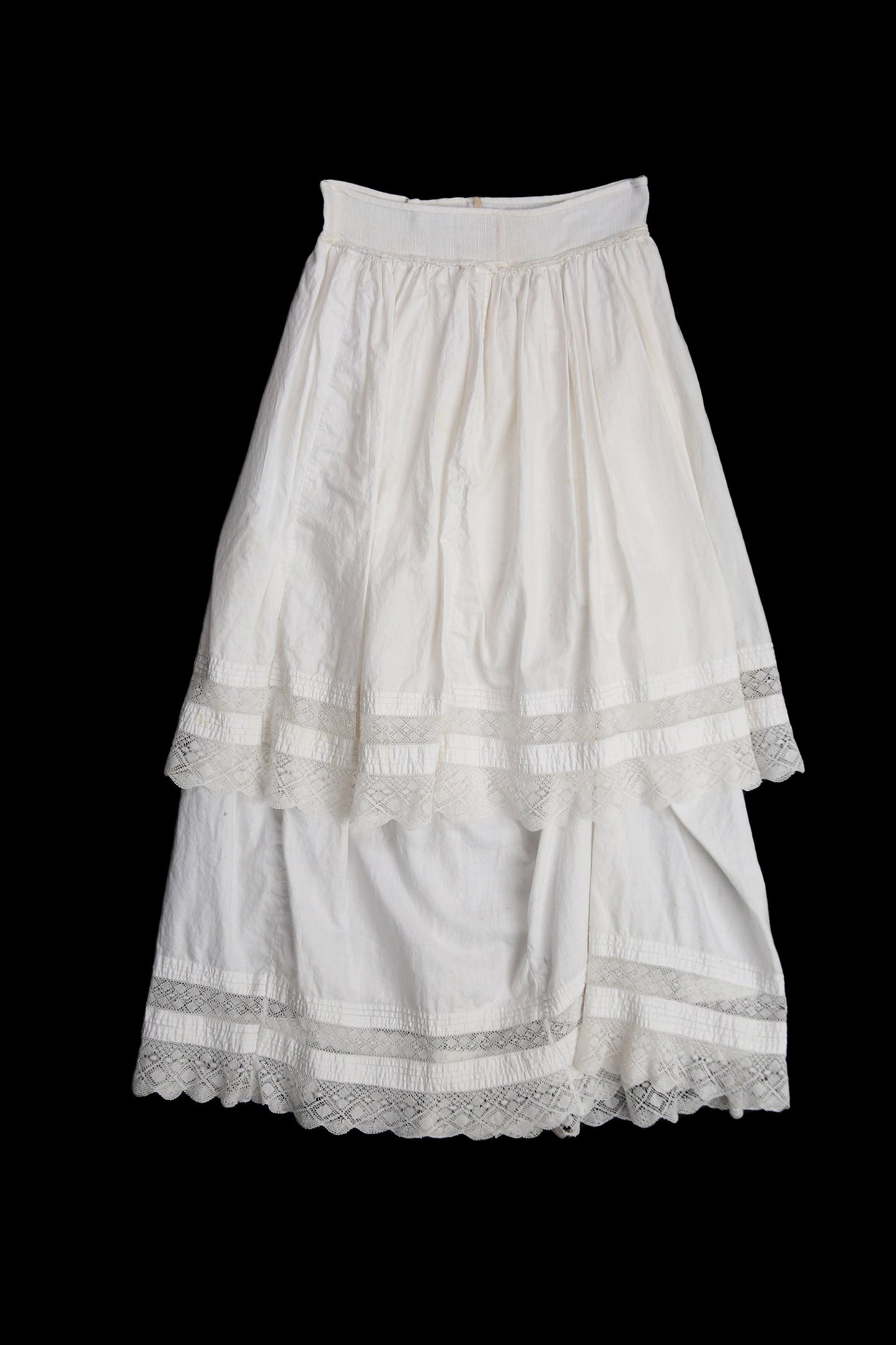 Vintage Women's White Long Peasant Skirt - Estimated Era 1970's - 1980's
