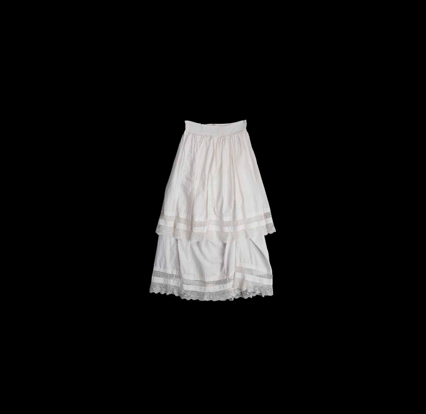 Vintage Women's White Long Peasant Skirt - Estimated Era 1970's - 1980's