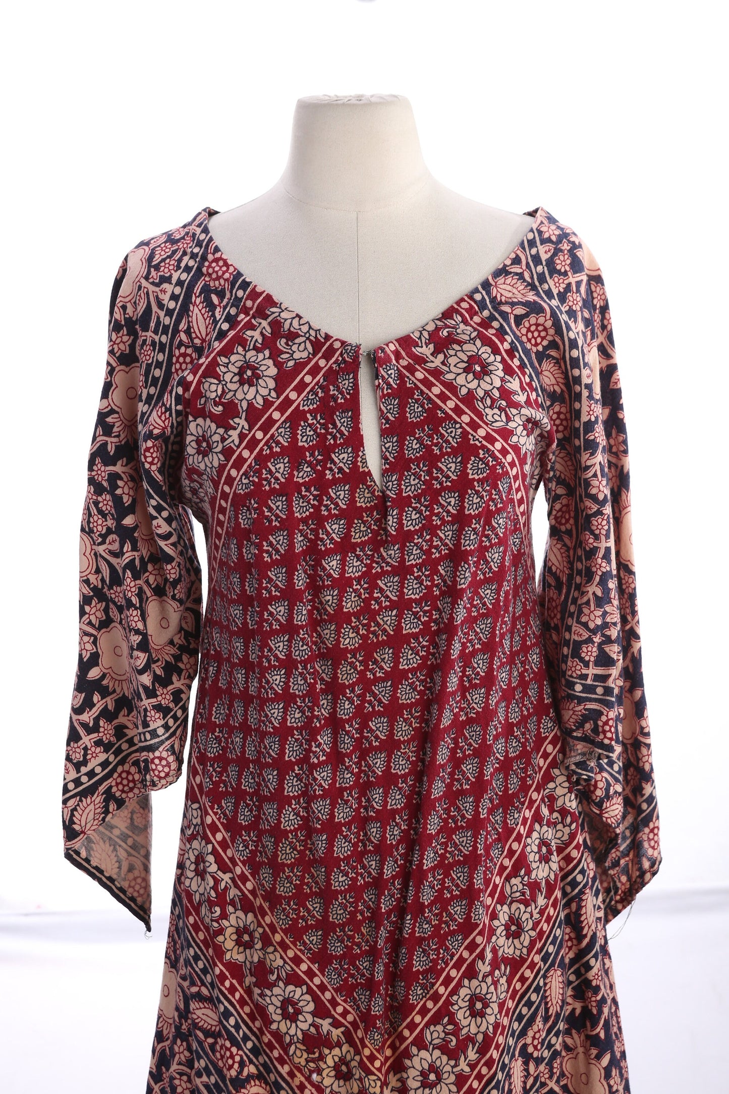 Vintage Women's Floral Block Print Bohemian Red Long Sleeve Dress A Line Shape - Estimated Era 1970's - 1980's