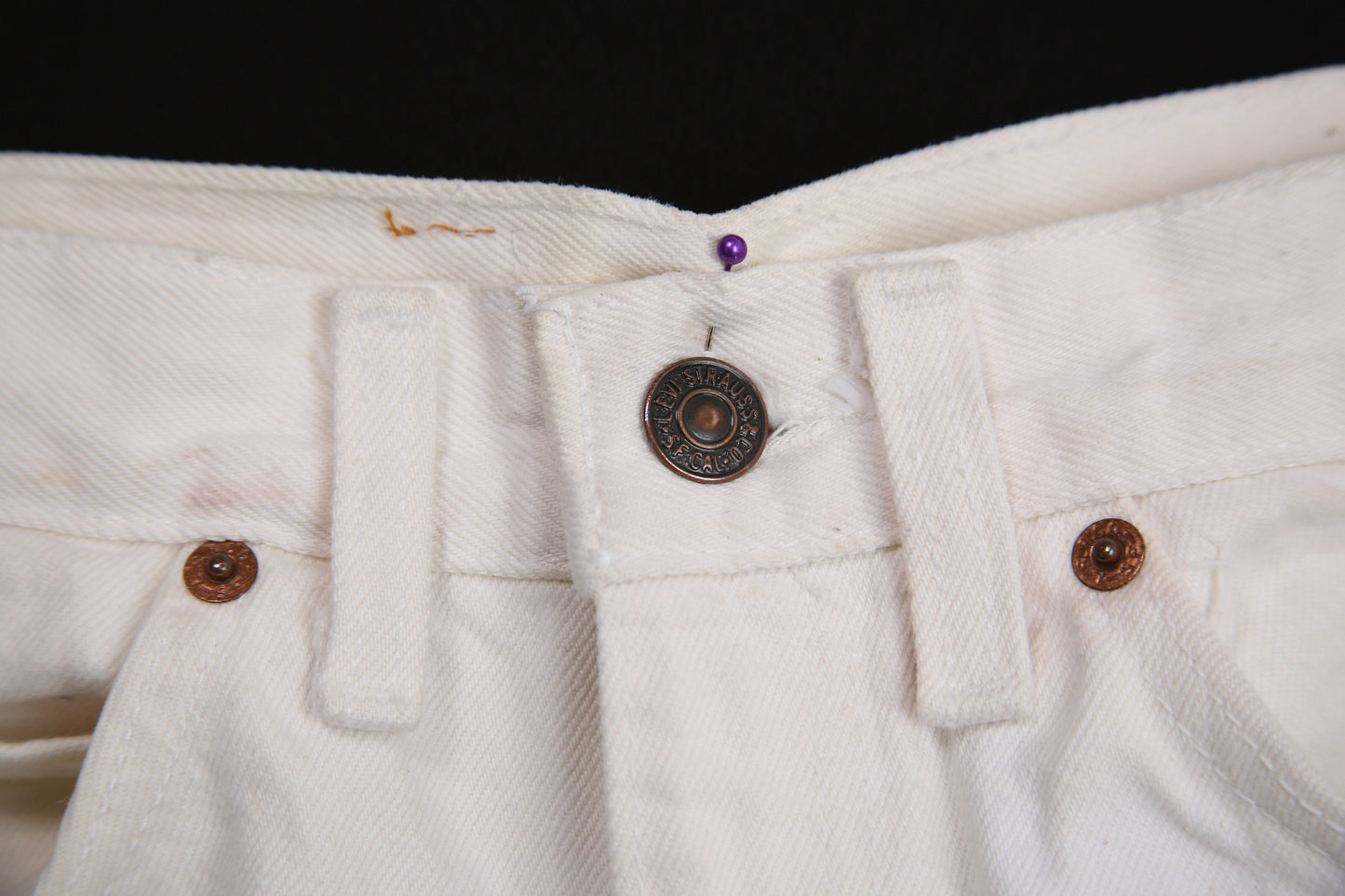 Vintage White Levis Jeans - Esytimated Era 1980's - 1990's