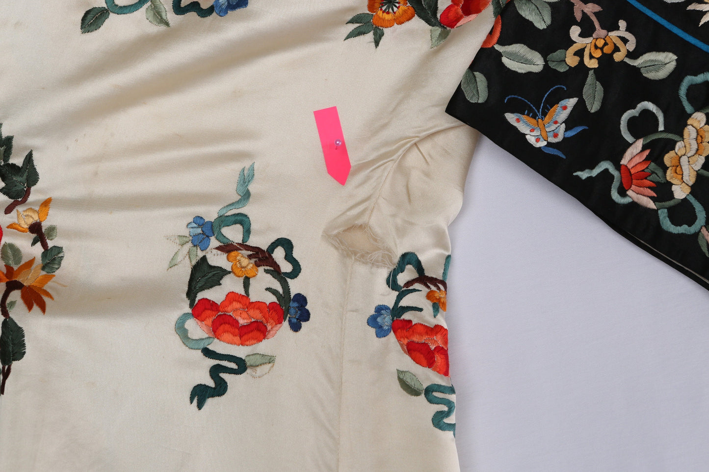 Vintage White Cheongsam Embroidered Robe by Bai Hua - Made in China - Estimated Era 1980's - 1990's