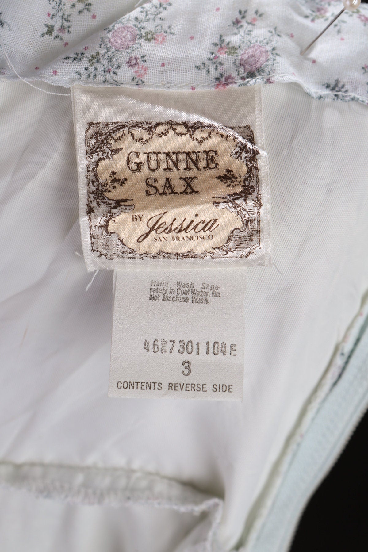 Vintage Gunne Sax Dress / Sleeveless / Floral Print / White / Long / 1980s