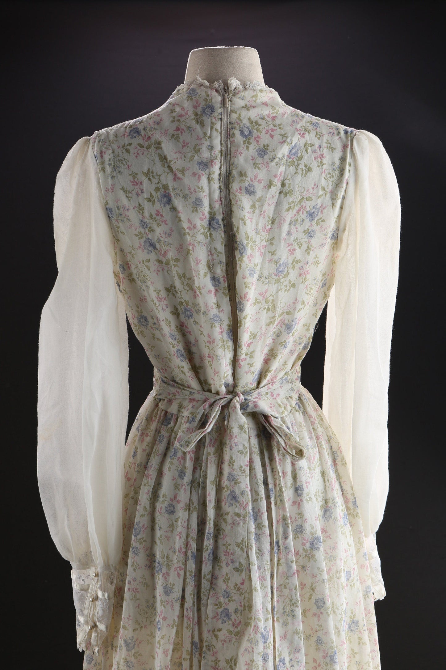 Vintage Prairie Dress / Long Sleeve / Floral Print / Long / 1970s / Western / Gunne Sax Style