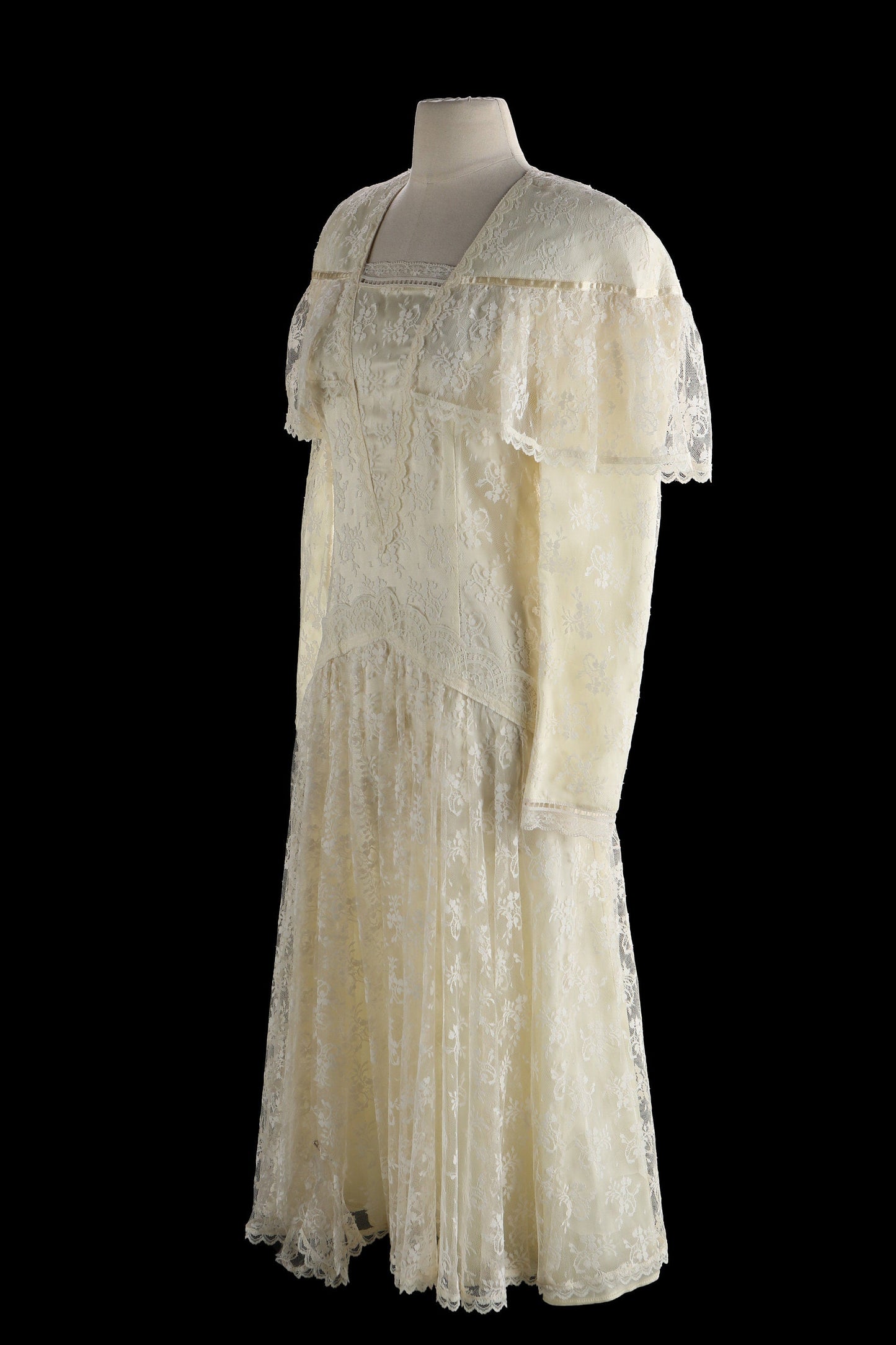 Vintage Dress / 1980s - 1990s / Long Sleeve / Lace / Wedding Style /