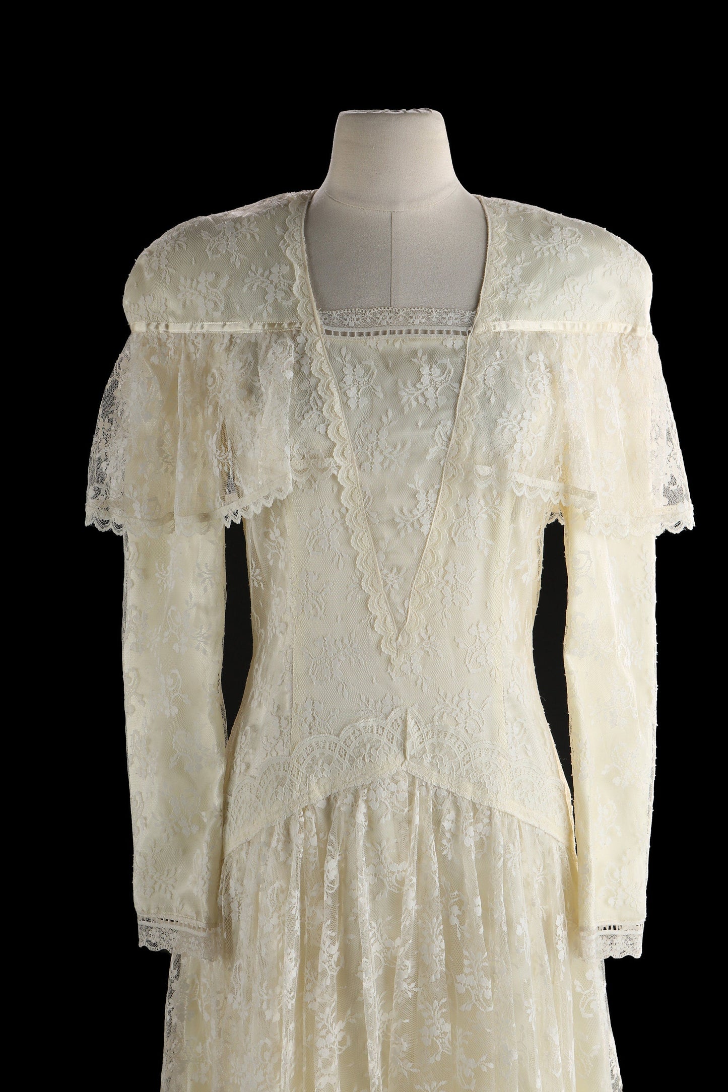 Vintage Dress / 1980s - 1990s / Long Sleeve / Lace / Wedding Style /