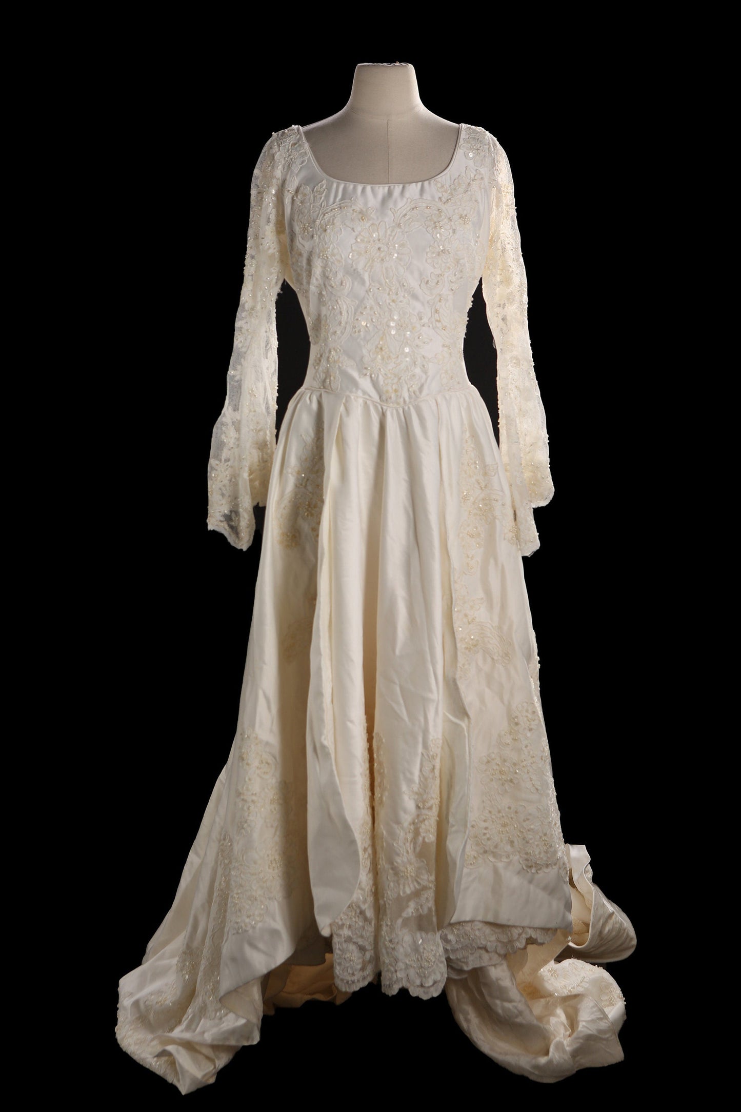 Vintage Women's White Wedding Dress