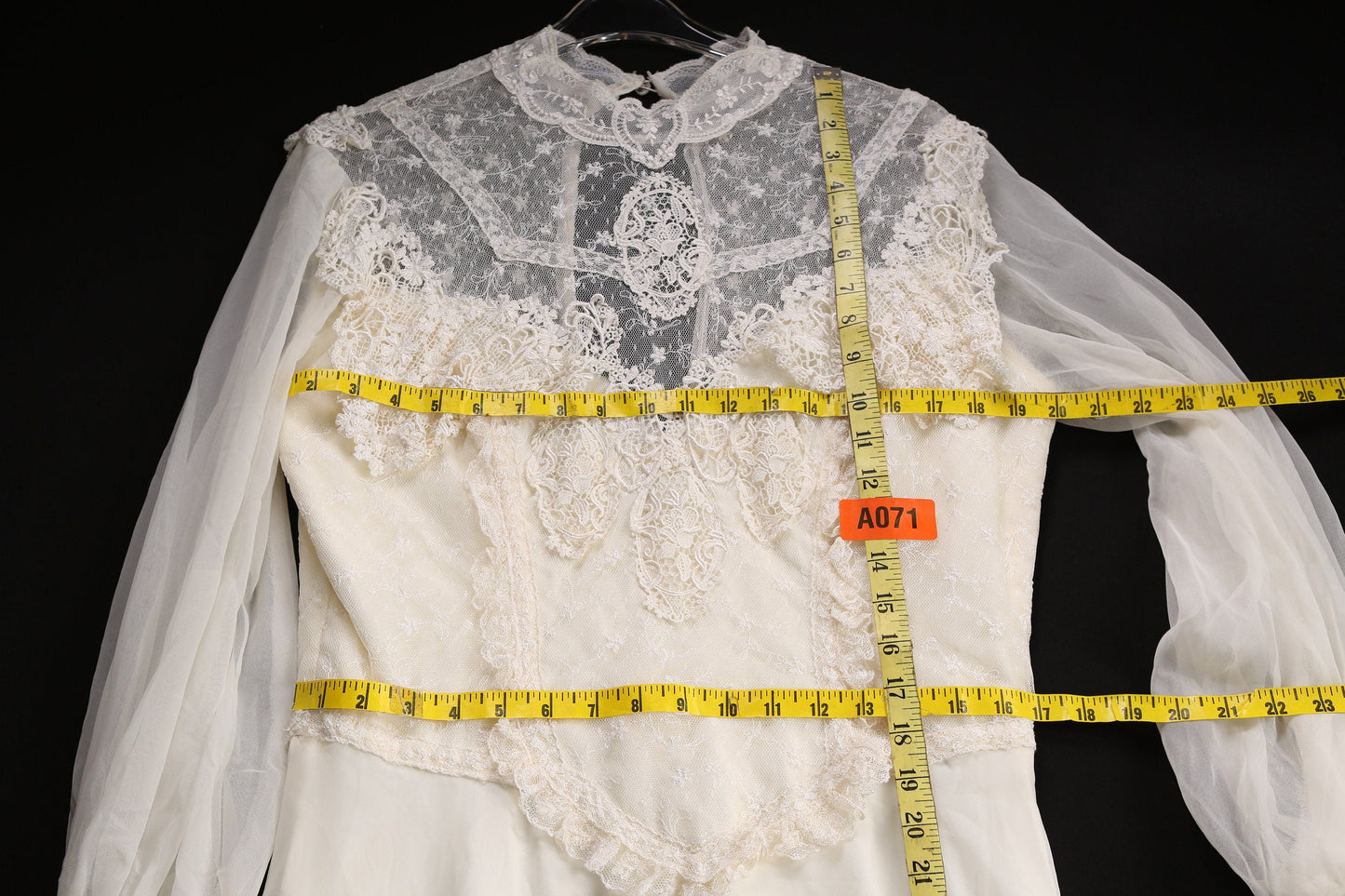 Vintage White Wedding Dress / Estimated Era 1980s - 1990s