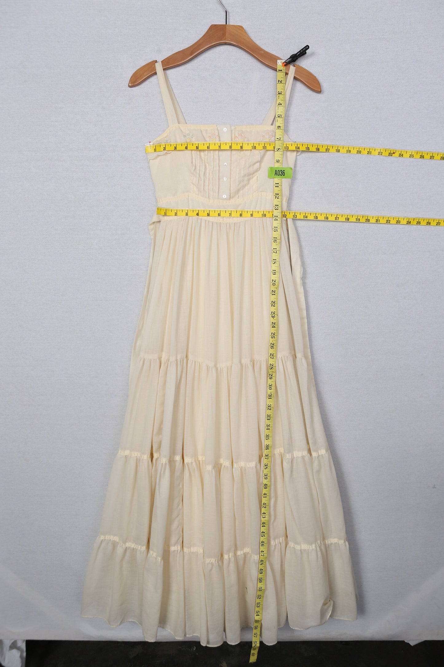 1970's Women Biege Strap Summer Dress - This item's Tag Label Might not be Accurate.