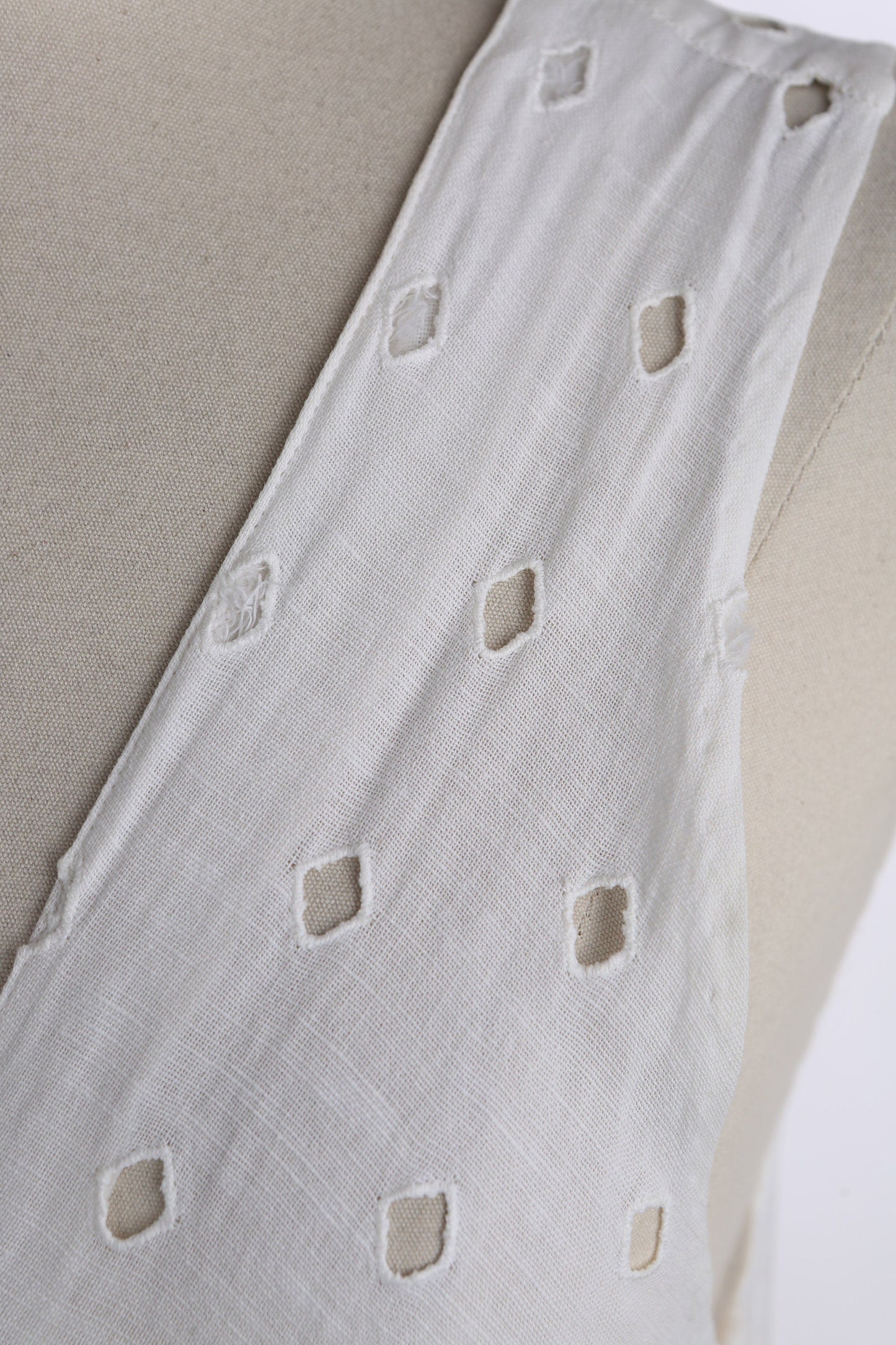 Vintage White Summer / Casual Dress with Geometric Fabric Pattern - Era 1940's - 1950's