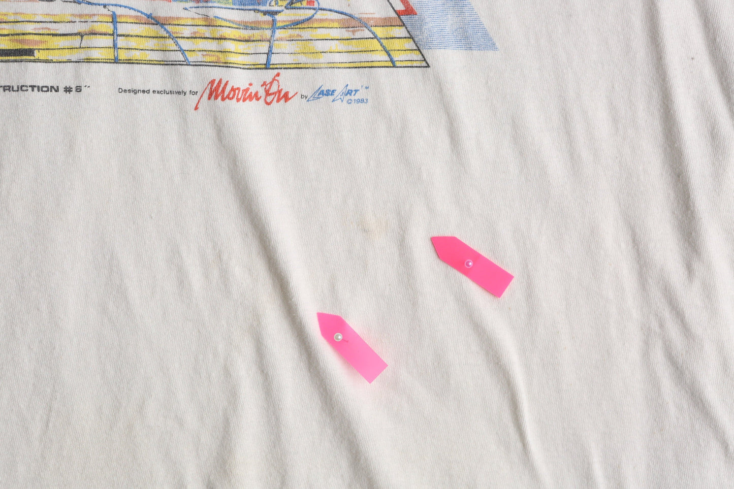 Vintage White Sleeveless Graphic T-shirt - Estimated Era 1970's - 1980's