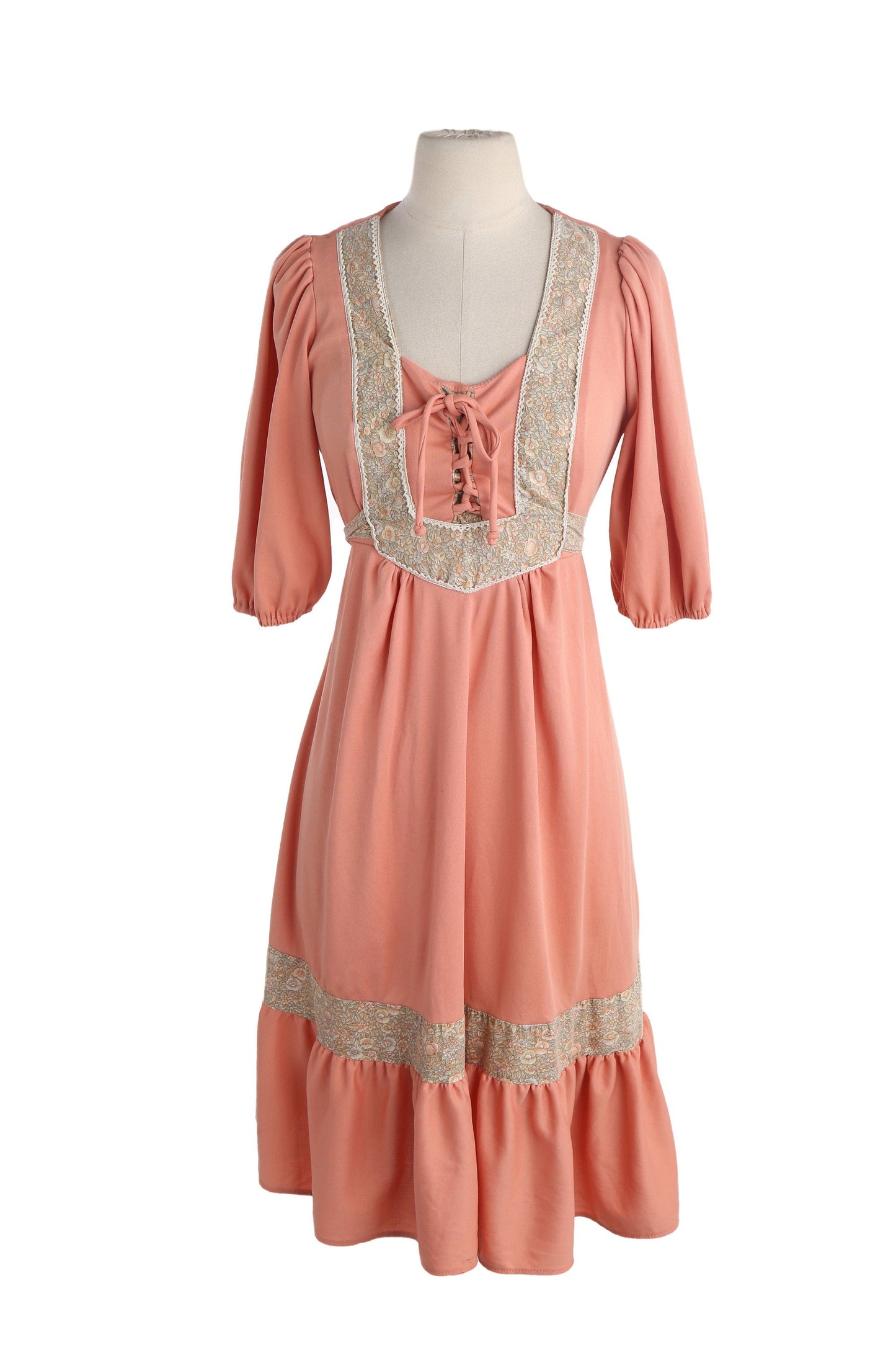 Vintage Women Prairie Dress / Era 1970s / Polyester