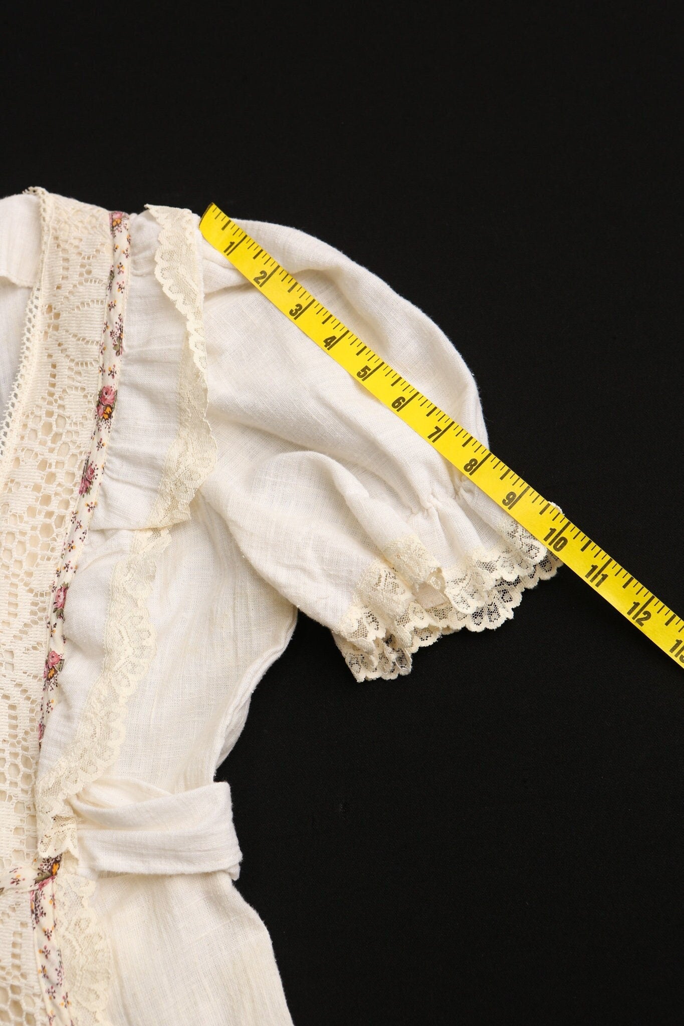 Vintage 70s Dress / Short Sleeve / Cotton / Beige / V Neck / Prairie