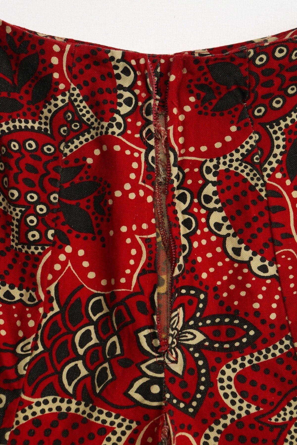 Vintage 70's bell bottom pants / floral print / flare / hippie / red