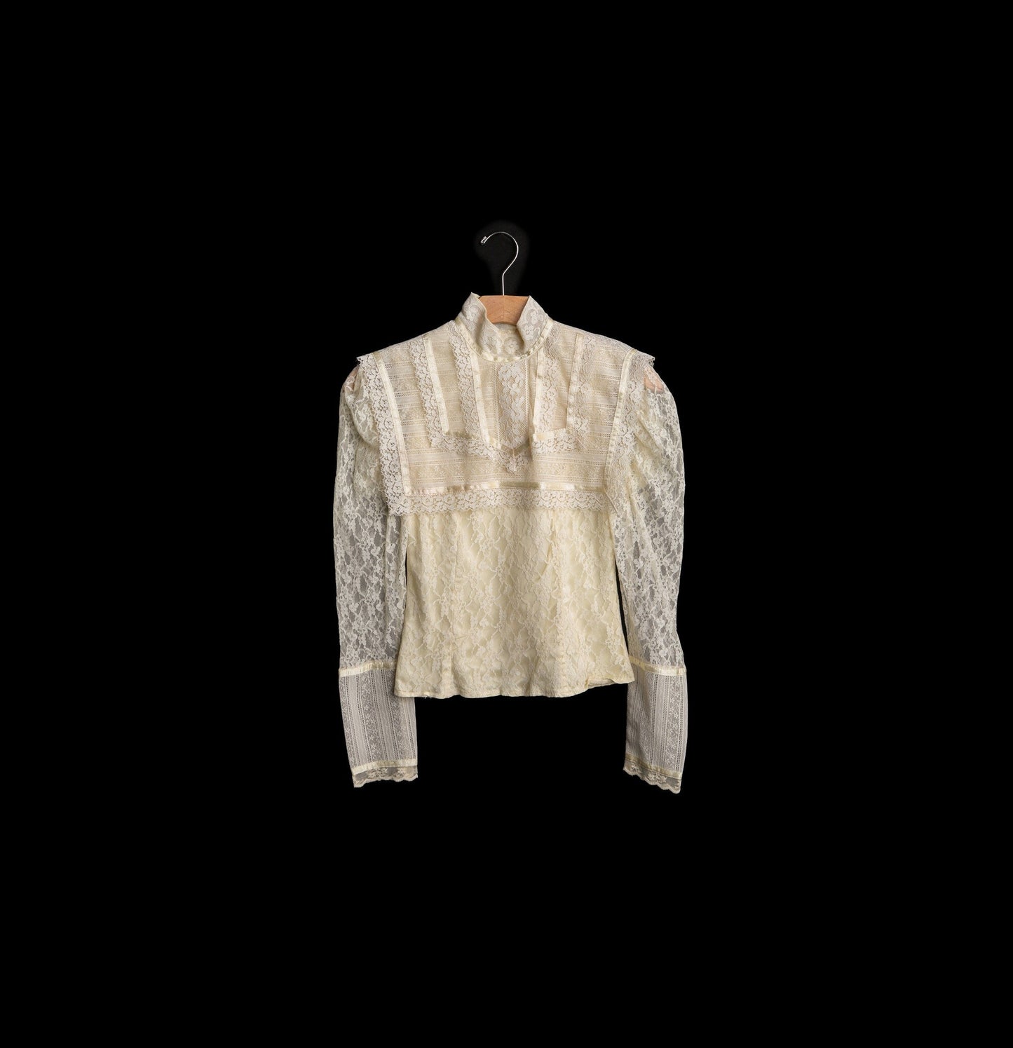 Vintage Lace Blouse / Top / Beige / 1970s