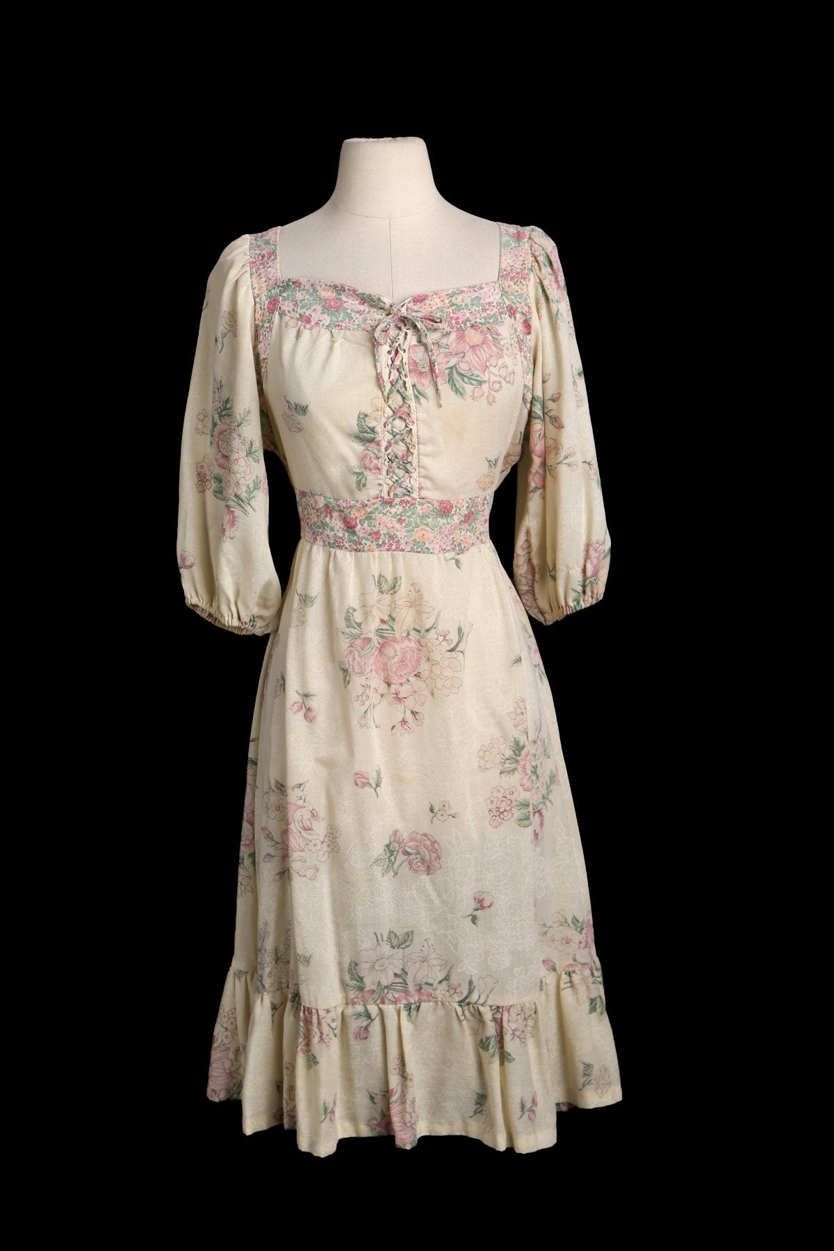 Vintage Floral Print Prairie Dress - Long Sleeve - Waist Belt - Era 1970s - 1980s