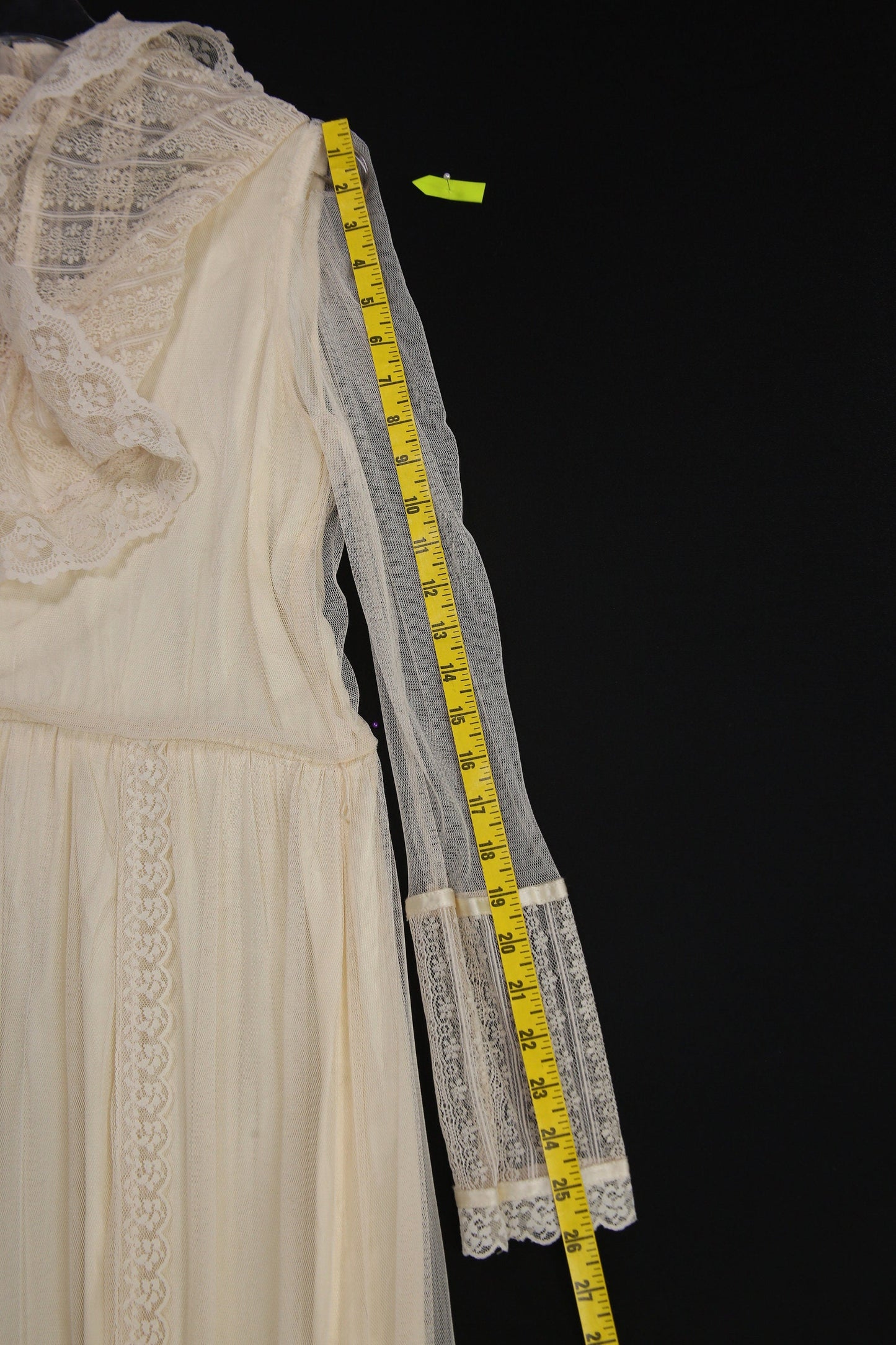 Vintage Gunne Sax Dress / Long Lace Sleeve / V Neck Lace Chest Fabric / Ruffled Floral Seam Pattern / Estimated Era 1970's - 1980's