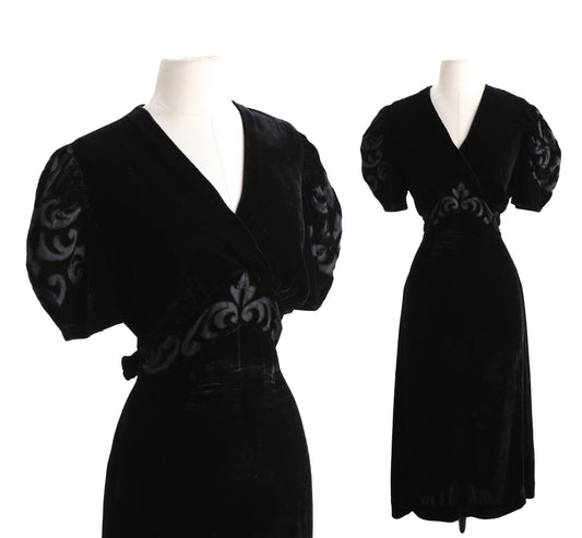 Vintage Women's Black Velvet Long Elegant Evening Dress Short Sleeves - Era 1930's - 1940's