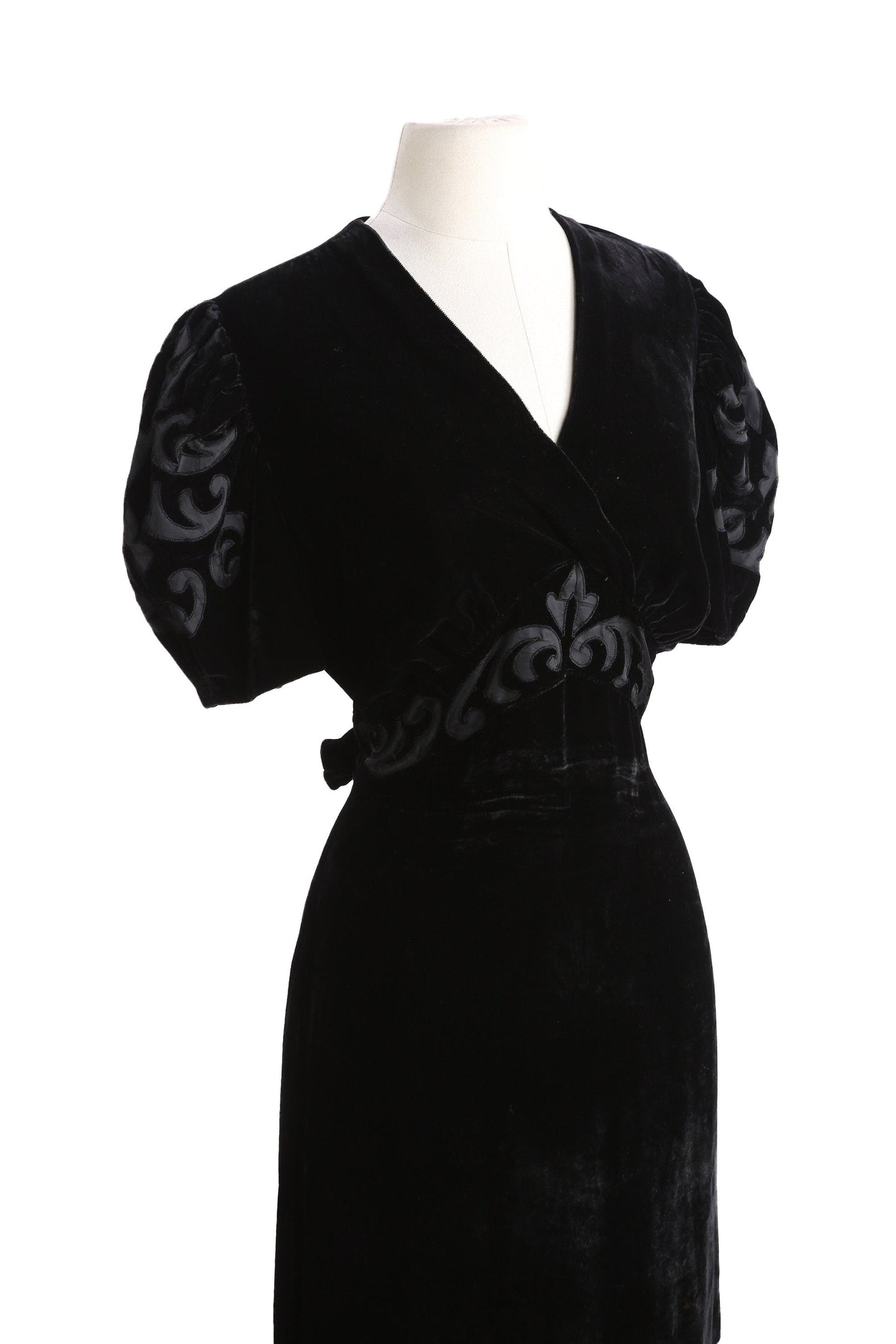 Vintage Women's Black Velvet Long Elegant Evening Dress Short Sleeves - Era 1930's - 1940's